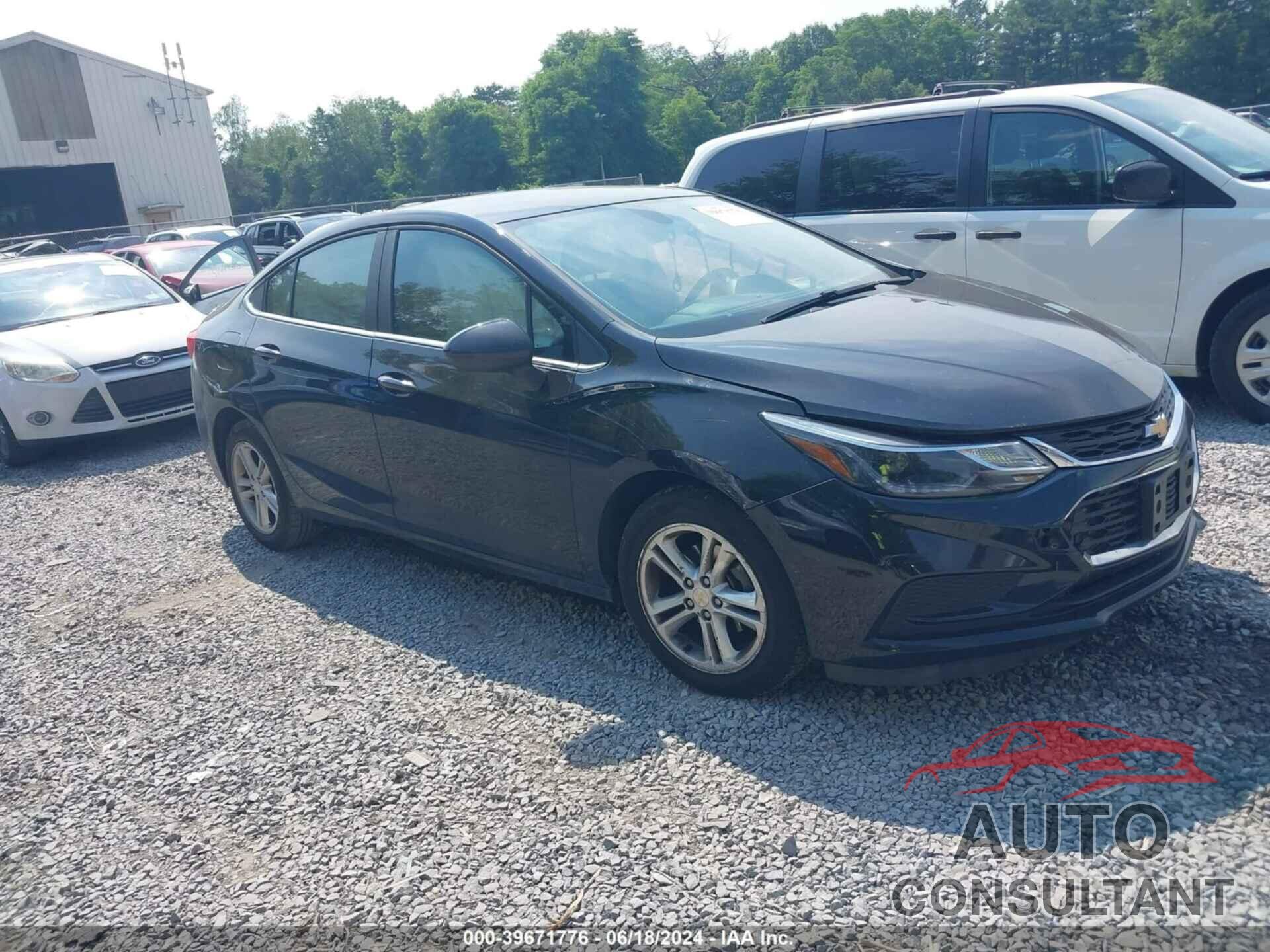 CHEVROLET CRUZE 2018 - 1G1BE5SM1J7100049