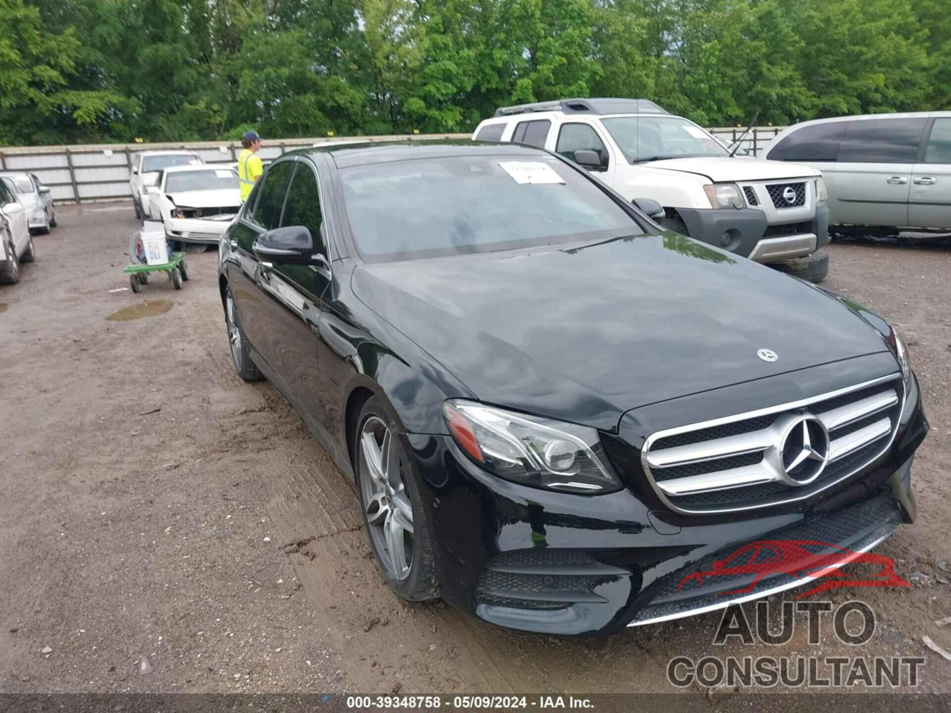 MERCEDES-BENZ E 300 2019 - WDDZF4JB8KA622488