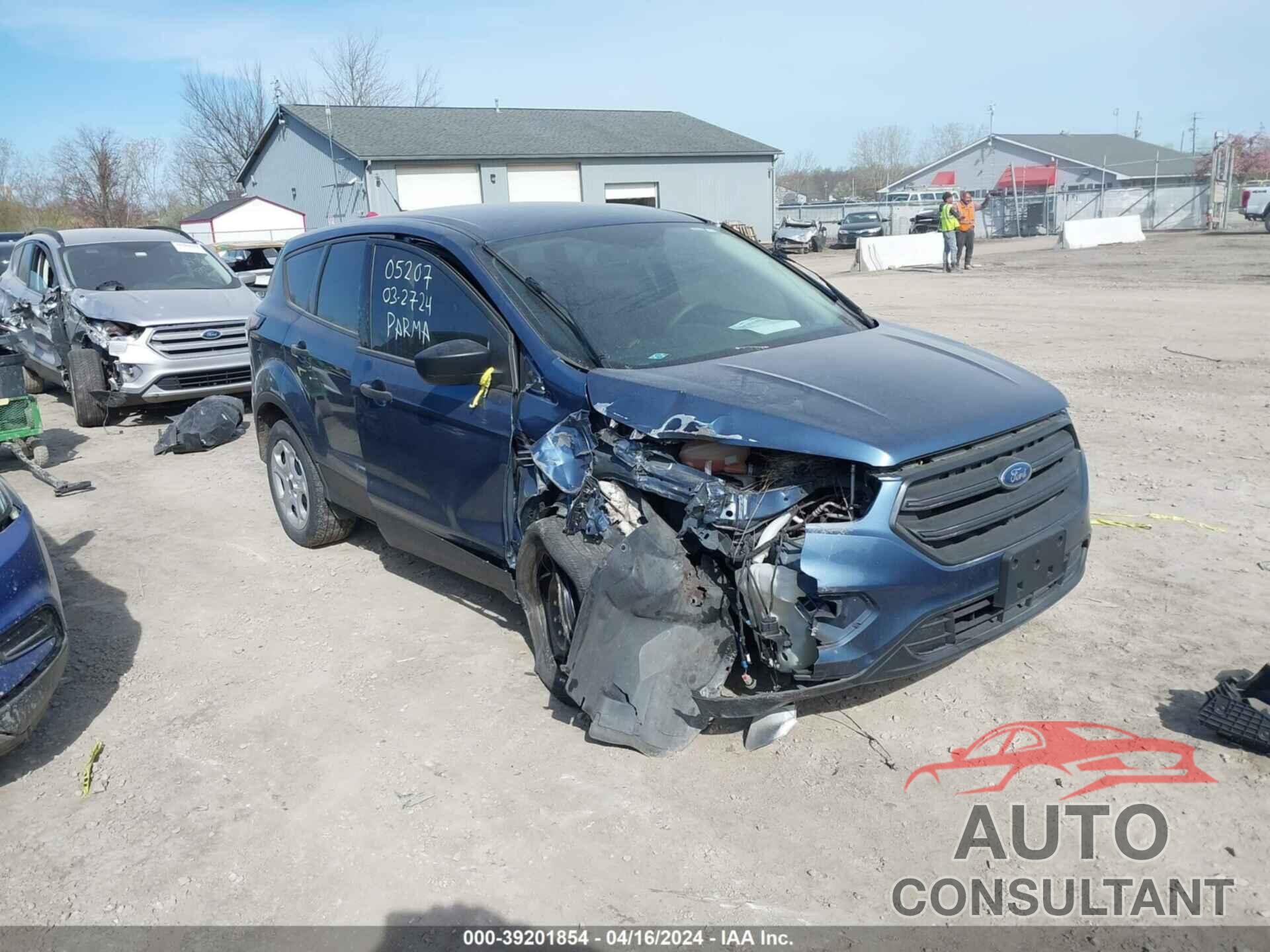 FORD ESCAPE 2018 - 1FMCU0F71JUC00090