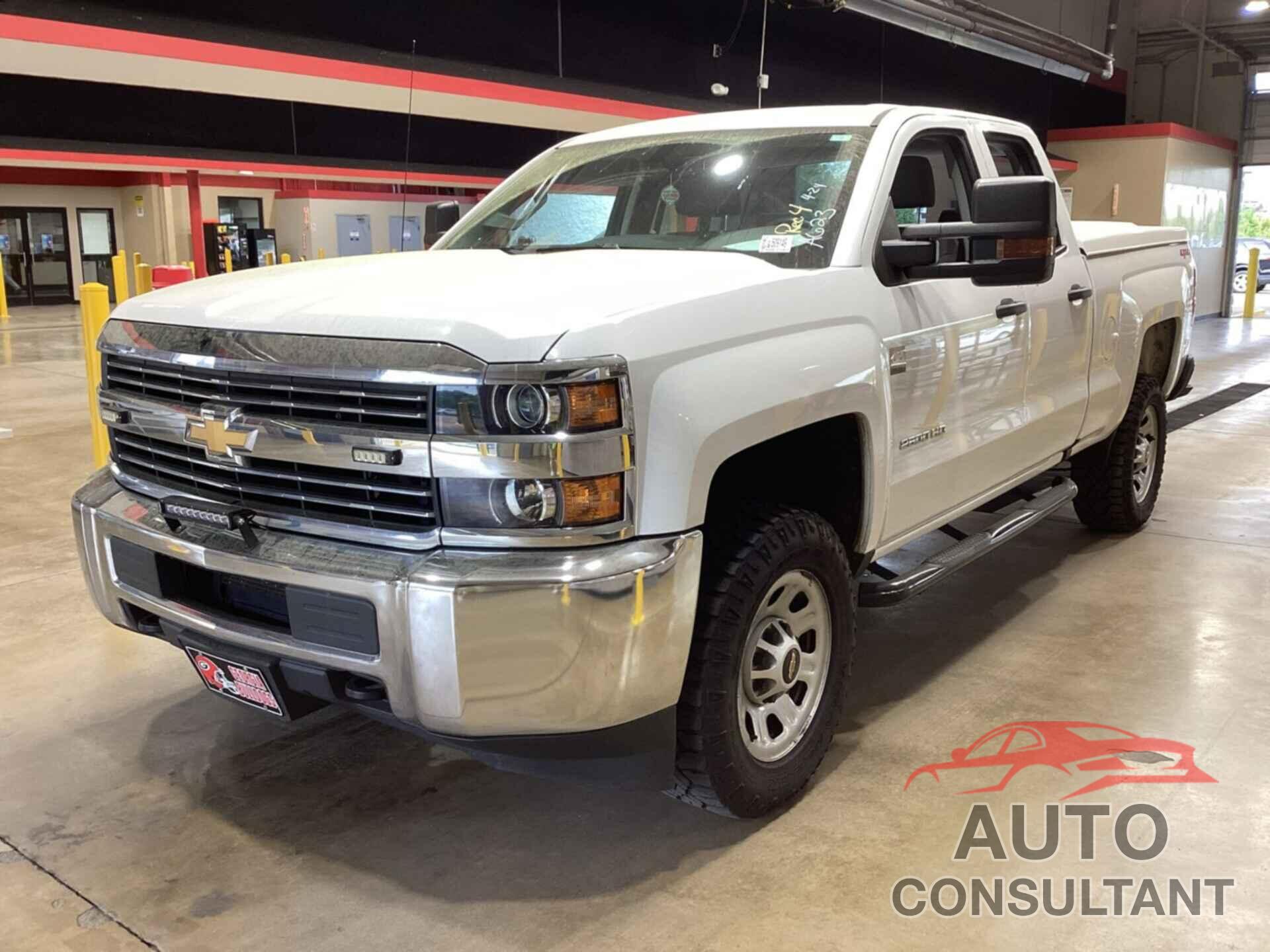 CHEVROLET SILVERADO 2018 - 1GC2KUEGXJZ308645