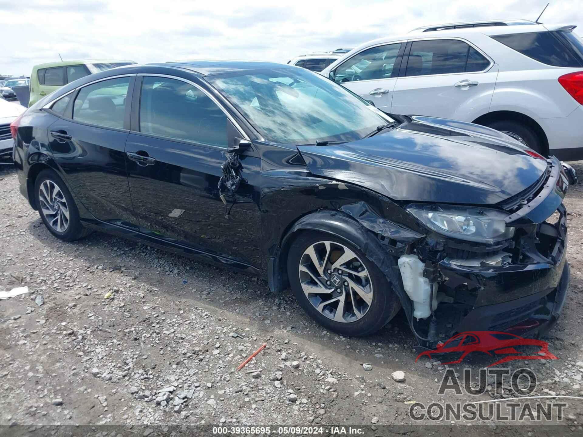 HONDA CIVIC 2018 - 2HGFC2F76JH558385