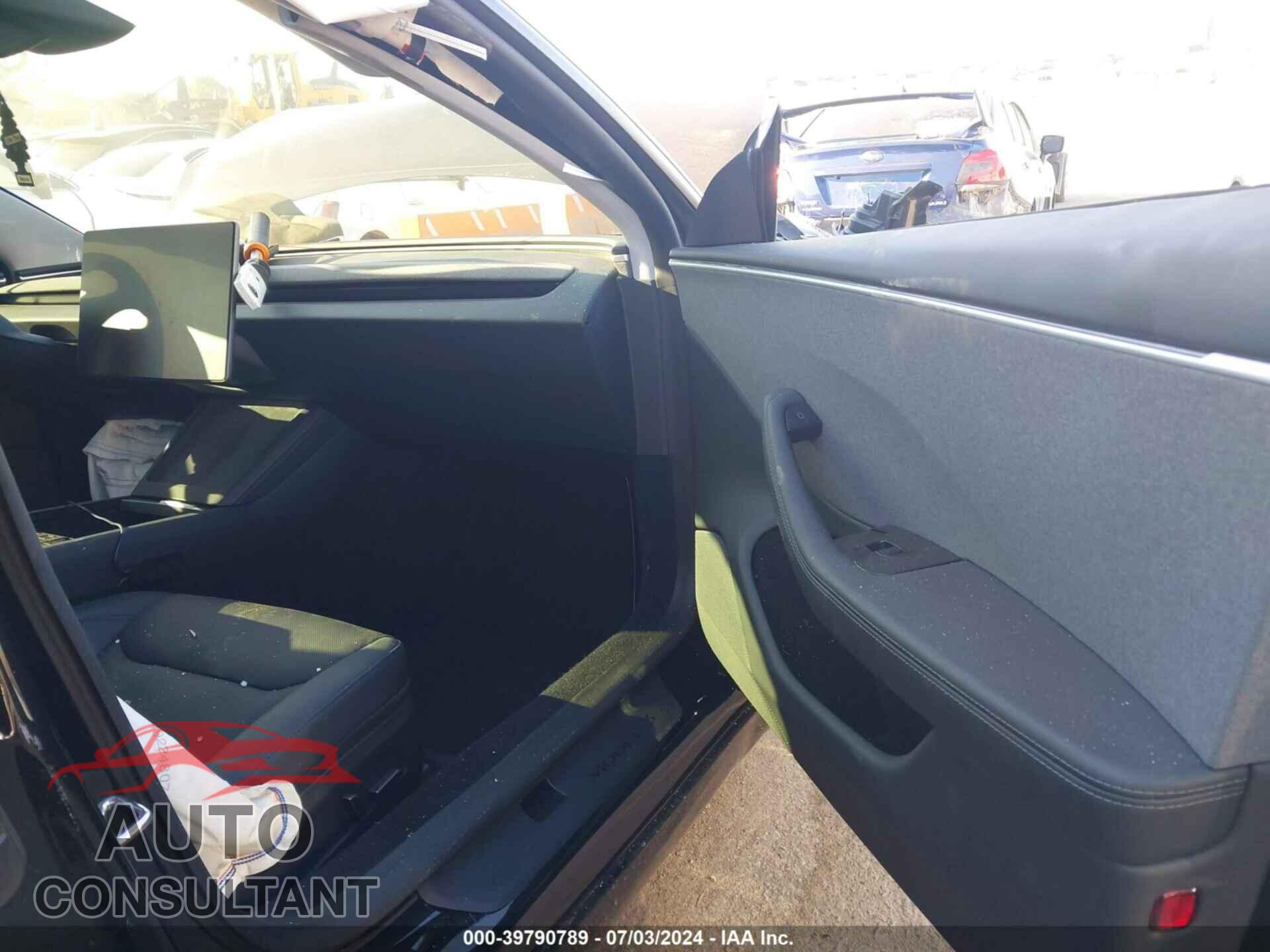 TESLA MODEL 3 2024 - 5YJ3E1EA5RF756475
