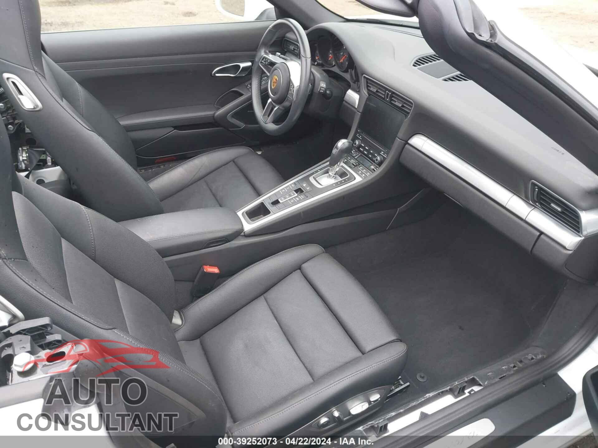 PORSCHE 911 2017 - WP0CA2A90HS141167