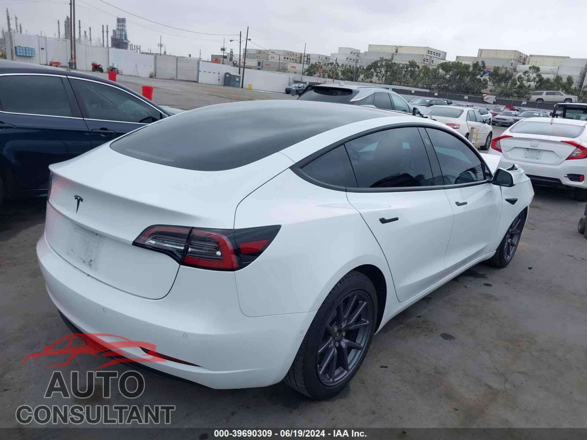 TESLA MODEL 3 2018 - 5YJ3E1EA5JF044343