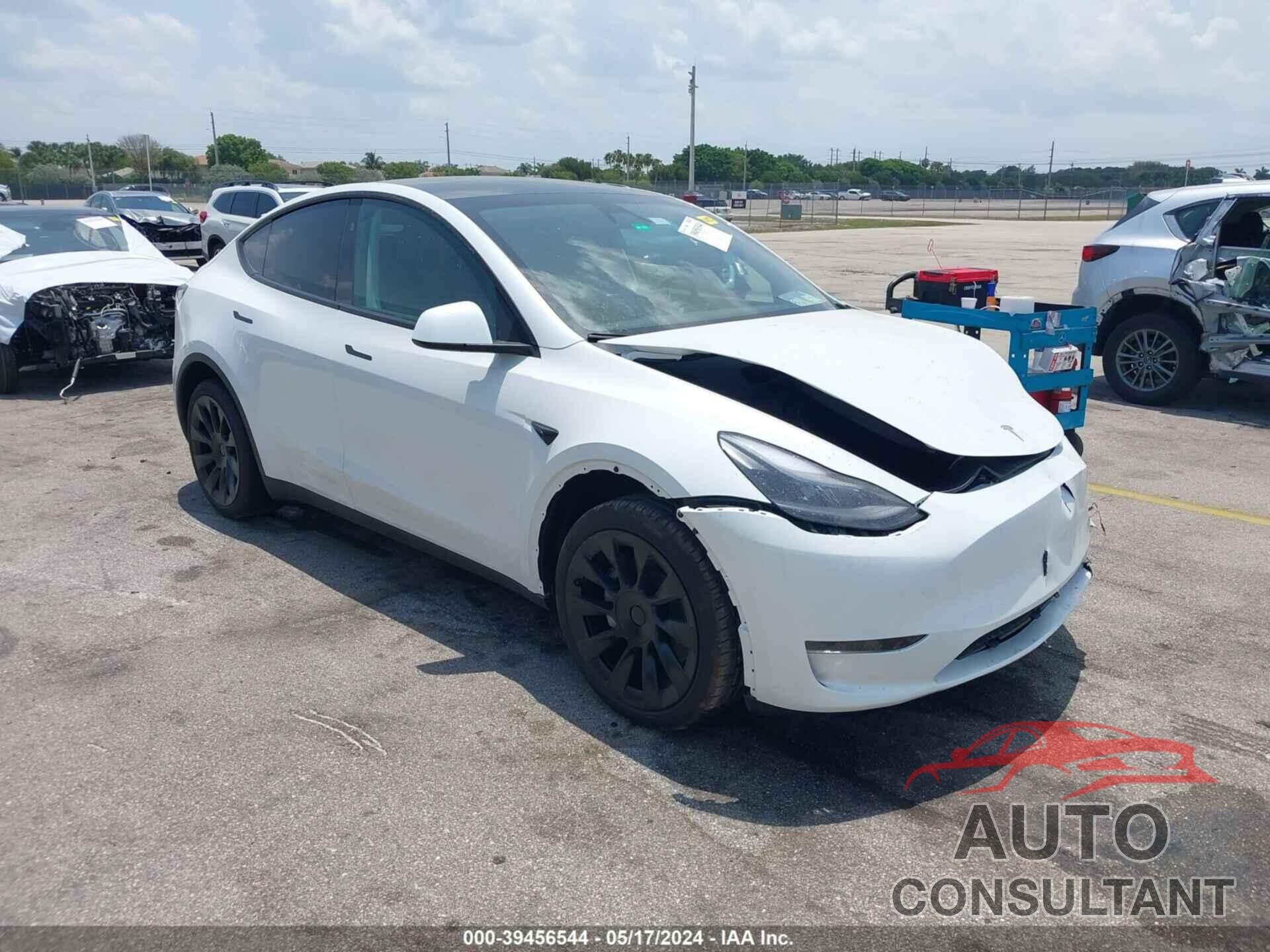 TESLA MODEL Y 2024 - 7SAYGDED1RF047637