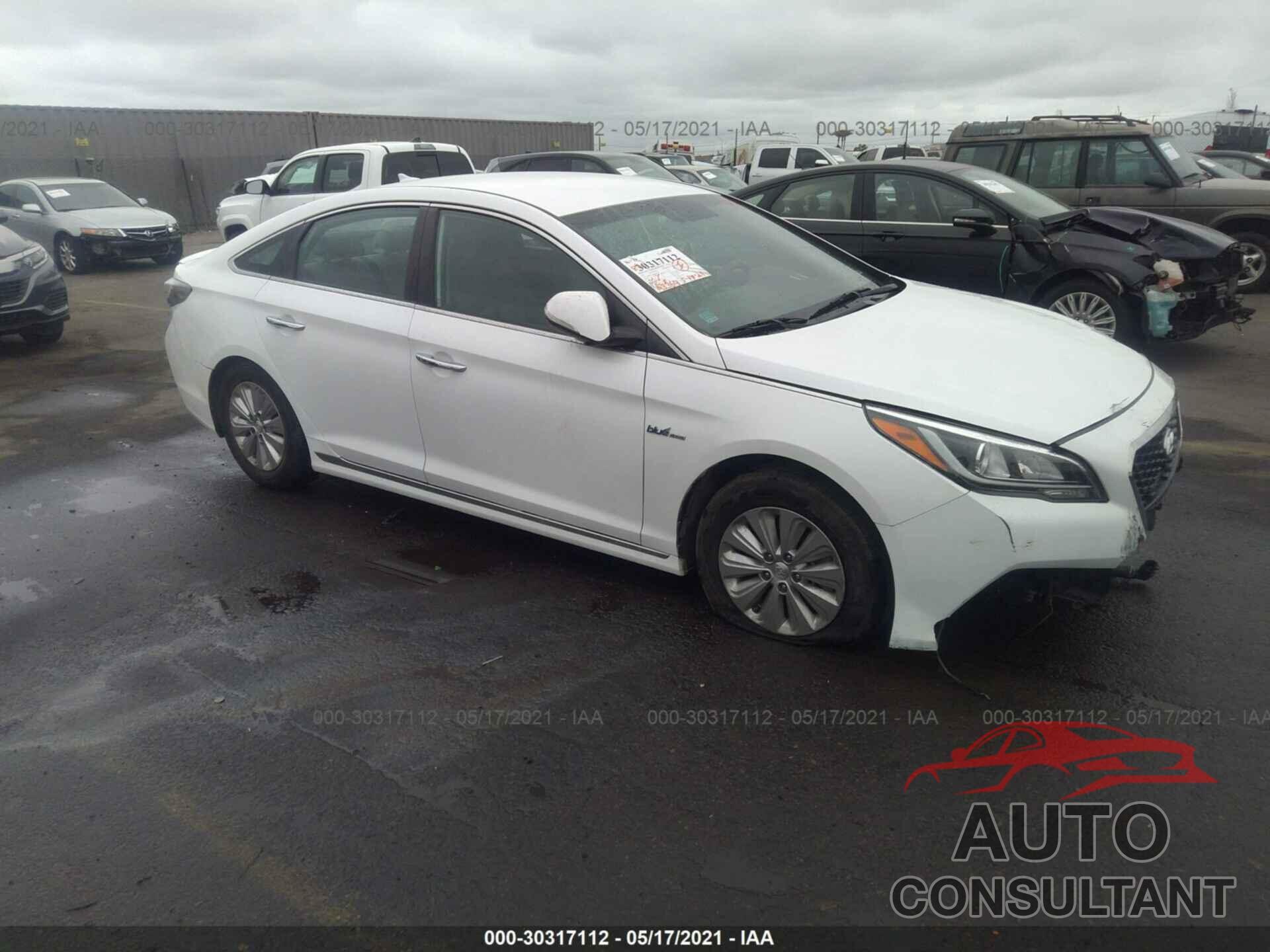 HYUNDAI SONATA HYBRID 2017 - KMHE24L16HA046798