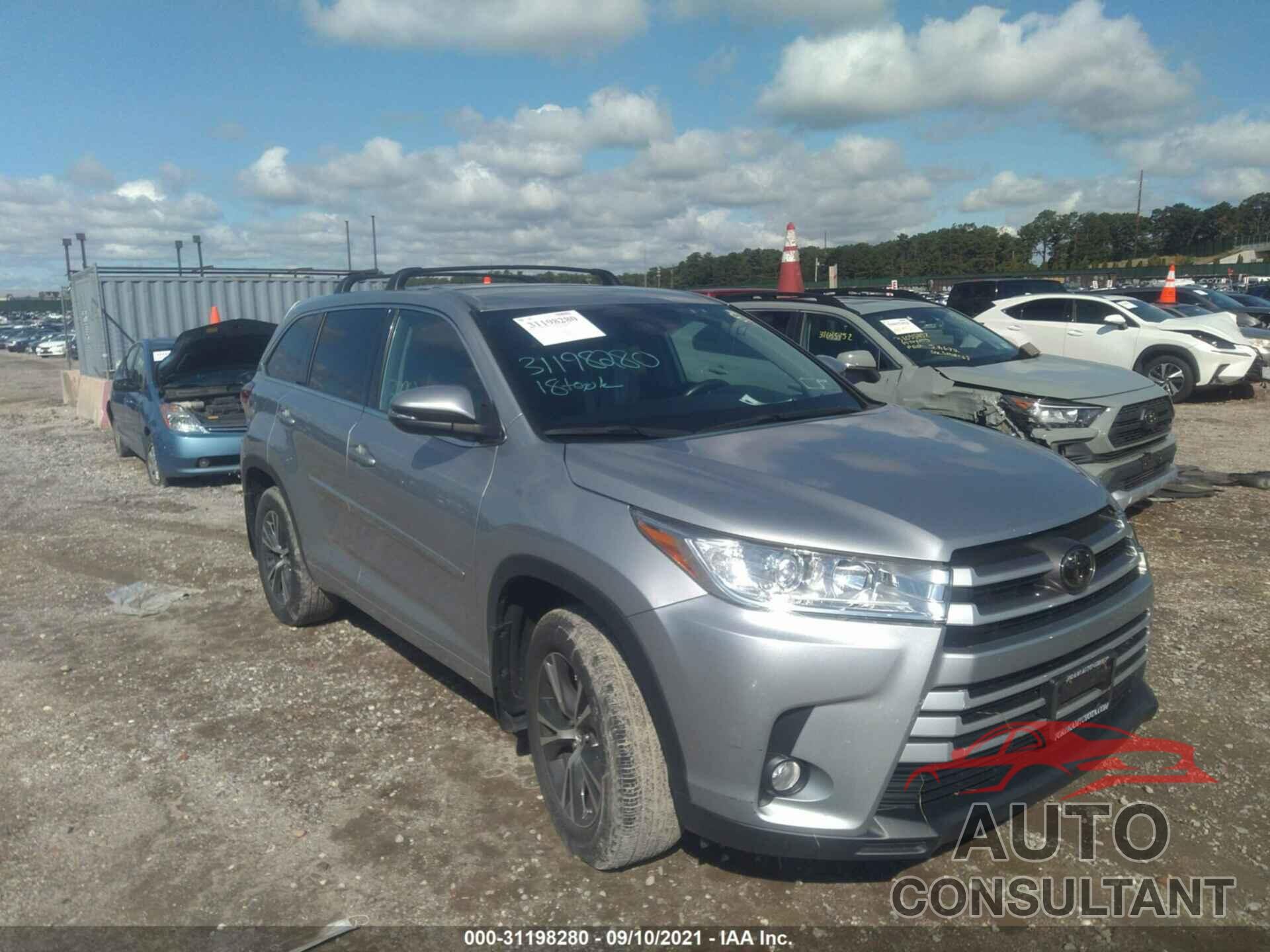 TOYOTA HIGHLANDER 2018 - 5TDBZRFHXJS877206