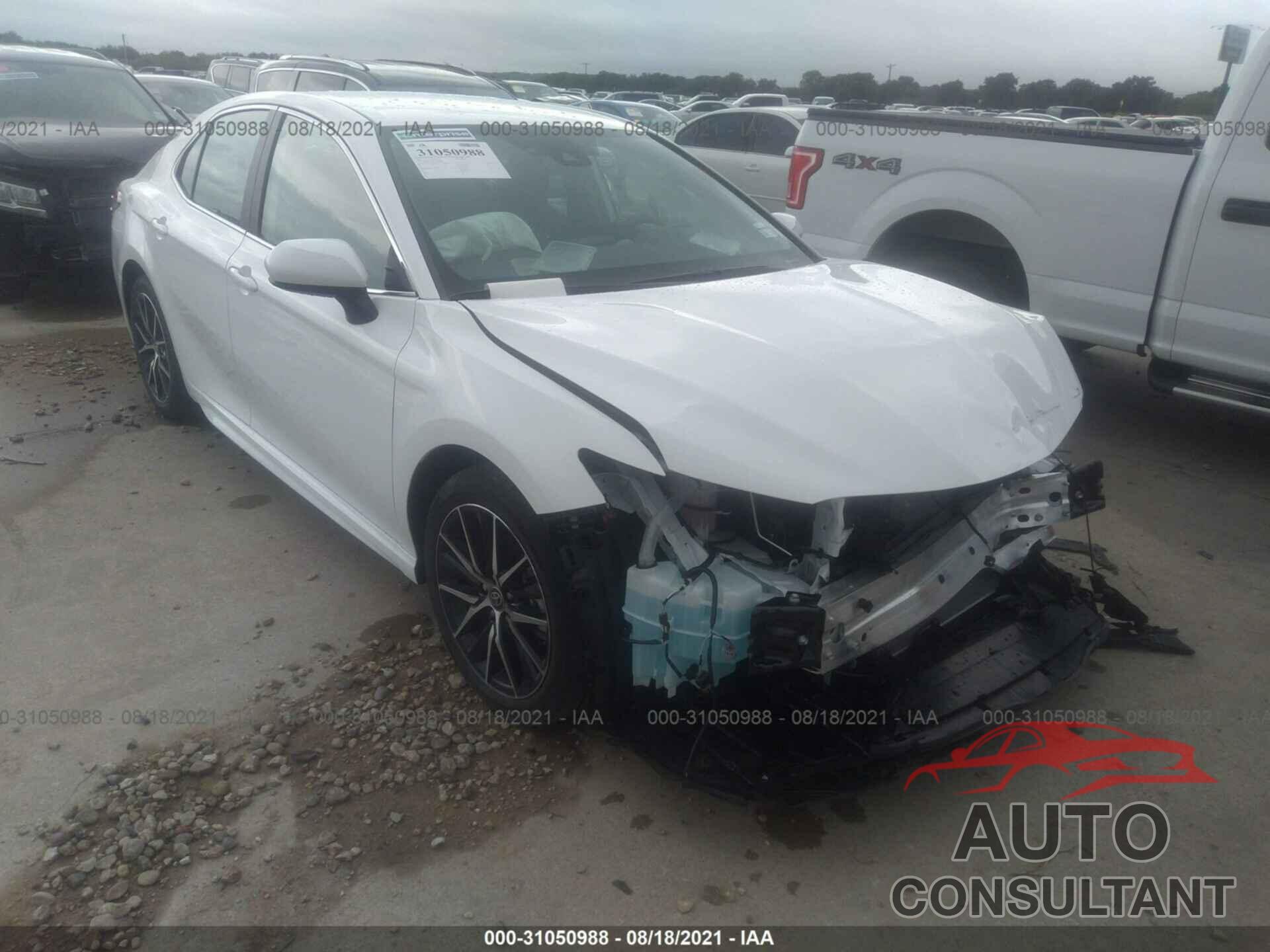 TOYOTA CAMRY 2021 - 4T1G11AKXMU605882