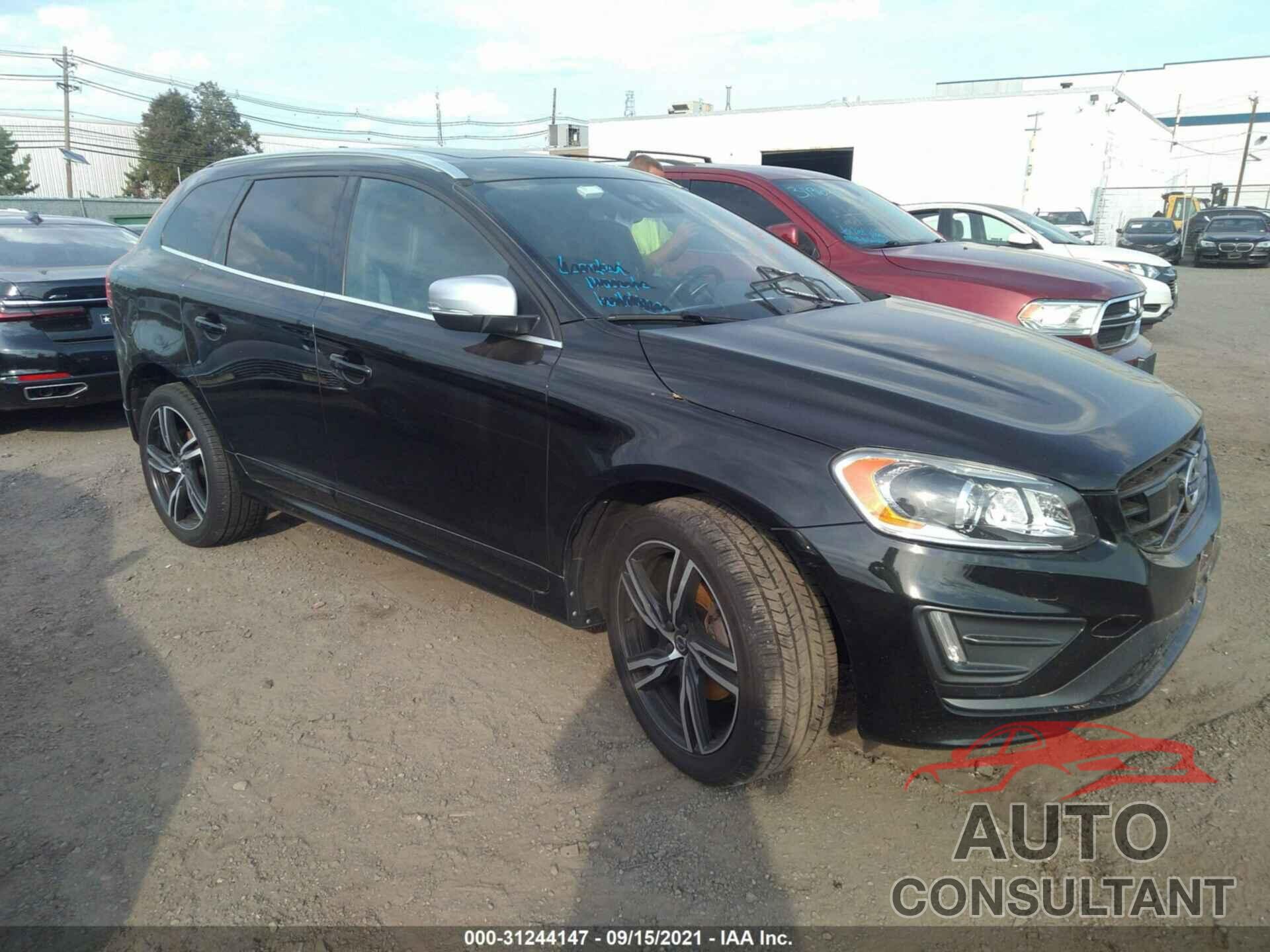 VOLVO XC60 2017 - YV449MRSXH2000118