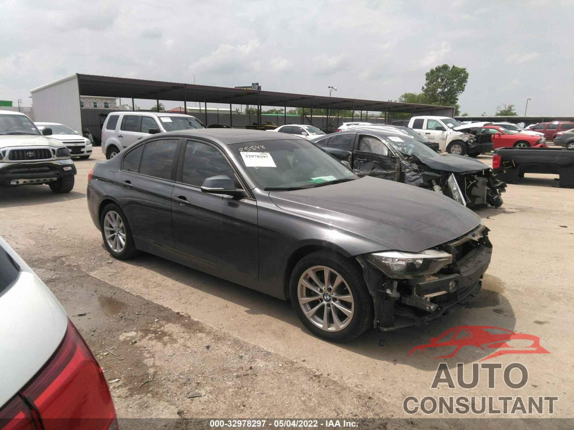BMW 3 SERIES 2017 - WBA8A9C34HK864489