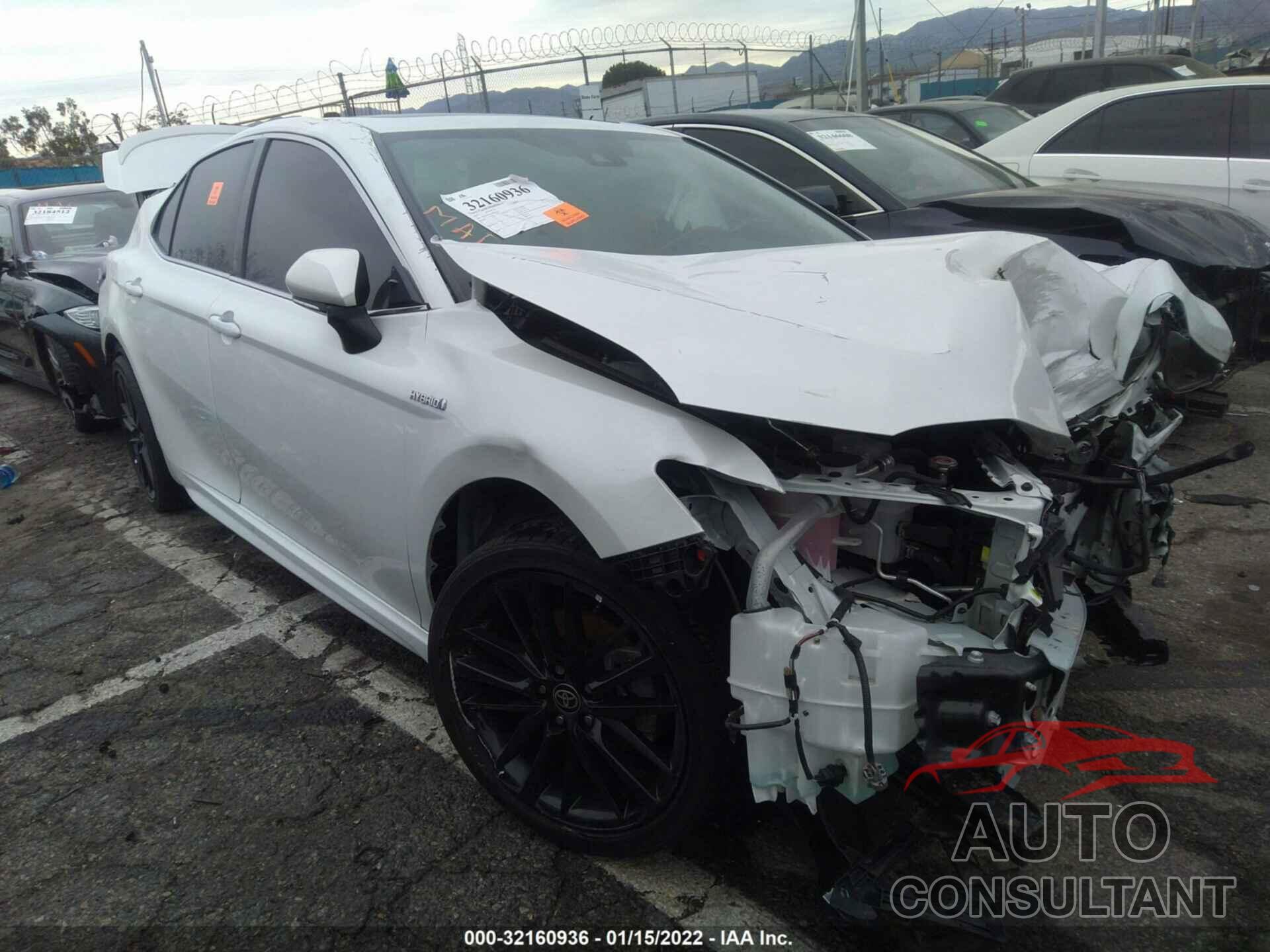 TOYOTA CAMRY 2021 - 4T1K31AK6MU025534