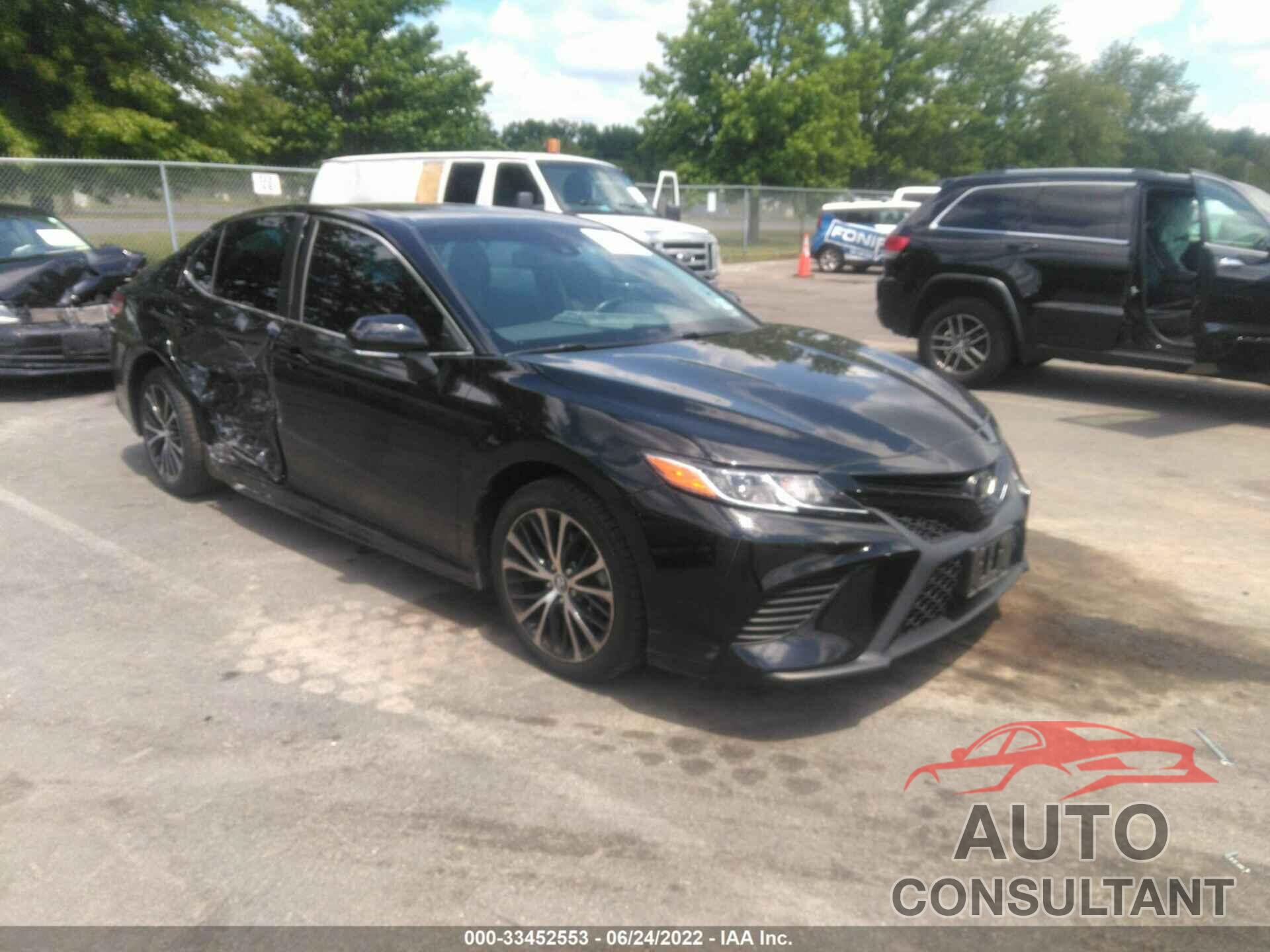 TOYOTA CAMRY 2018 - 4T1B11HK0JU110294