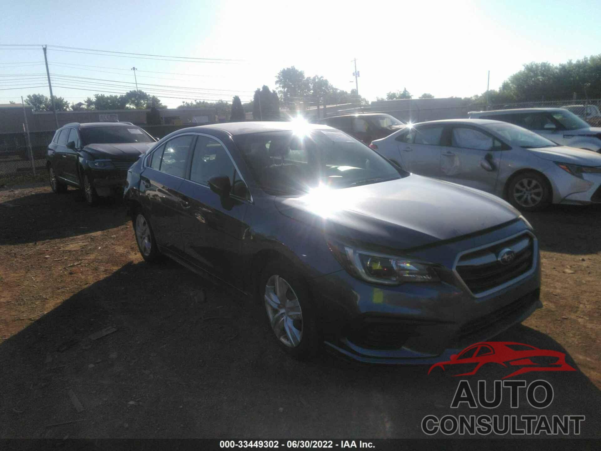 SUBARU LEGACY 2018 - 4S3BNAA62J3031060