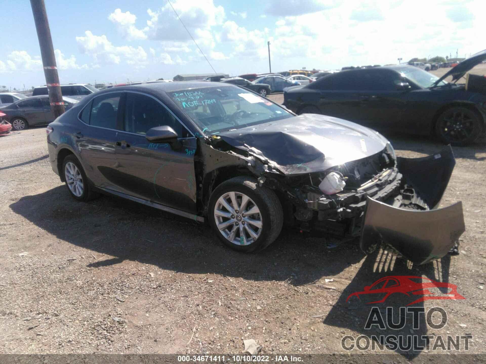 TOYOTA CAMRY 2018 - 4T1B11HK2JU647989