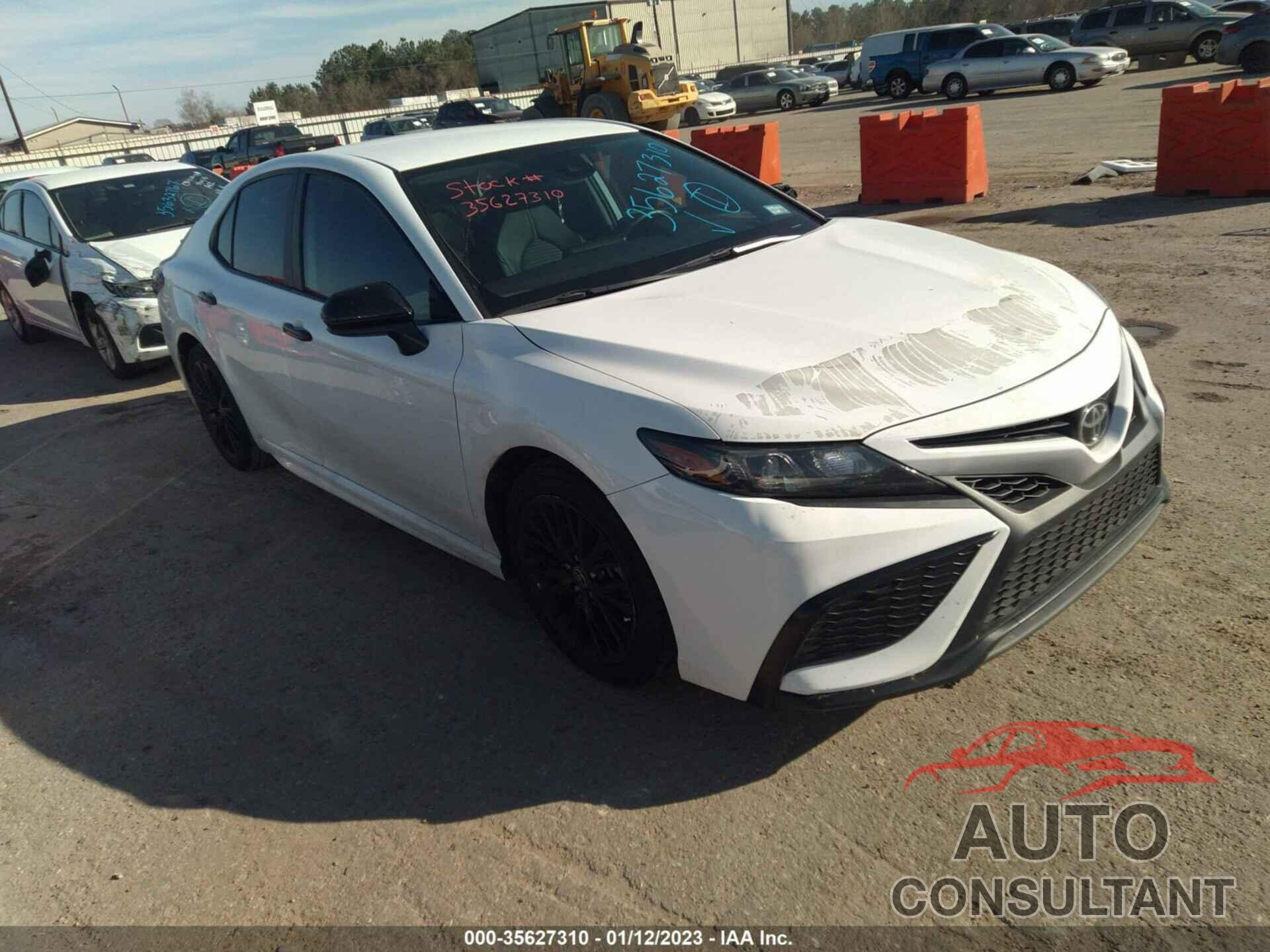 TOYOTA CAMRY 2021 - 4T1G11AK8MU435571