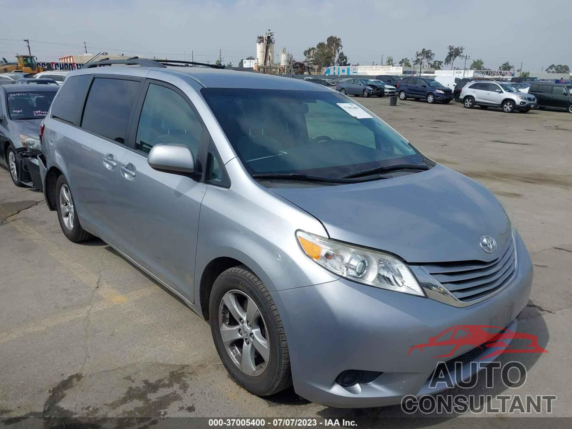 TOYOTA SIENNA 2016 - 5TDKK3DC4GS729764