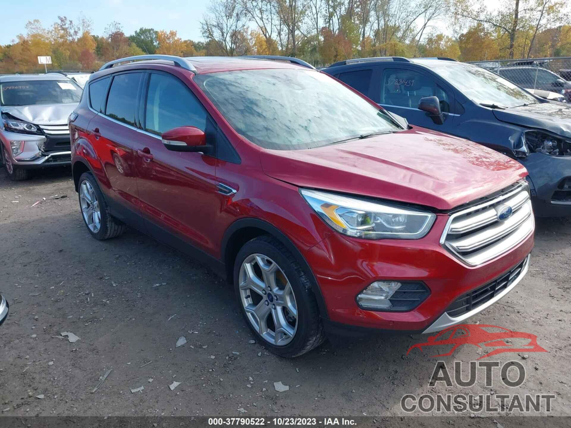 FORD ESCAPE 2017 - 1FMCU9J99HUB98242