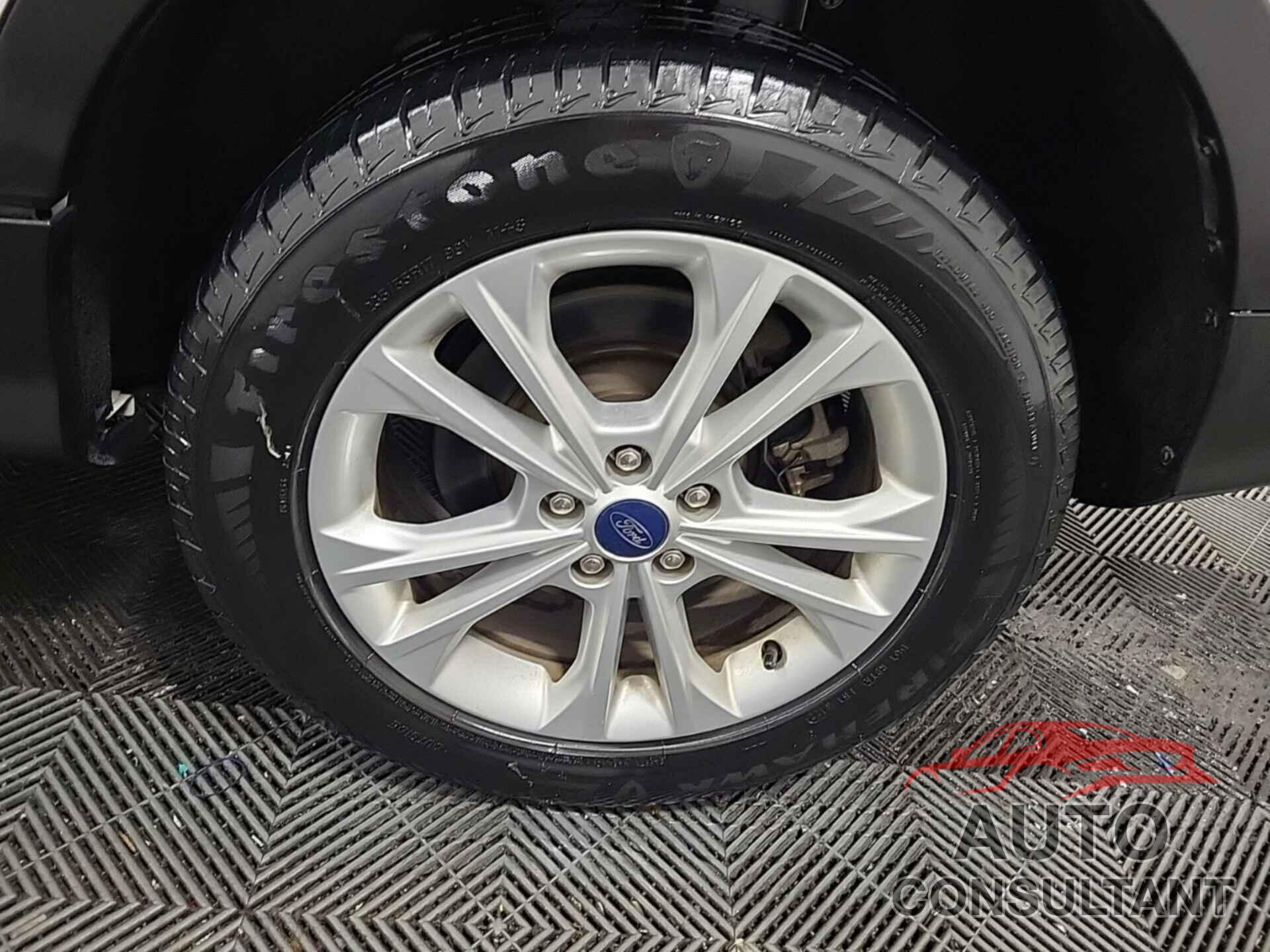 FORD ESCAPE 2019 - 1FMCU0GD3KUB65834