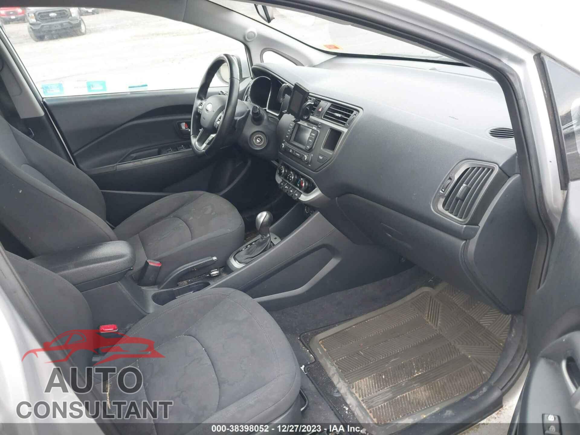 KIA RIO 2015 - KNADN5A35F6457608