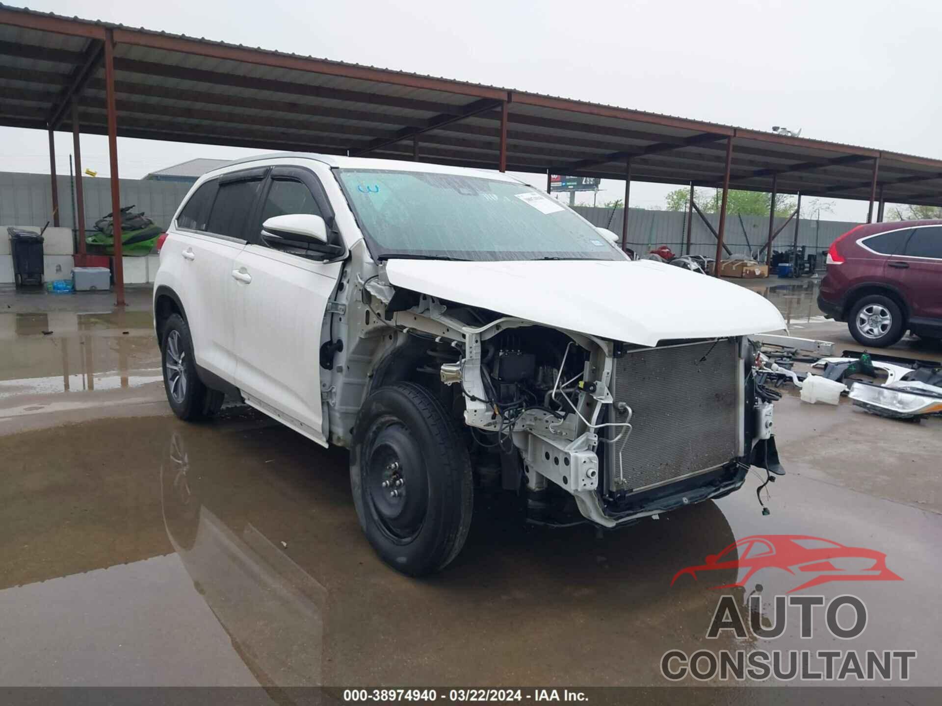 TOYOTA HIGHLANDER 2019 - 5TDKZRFH4KS558451