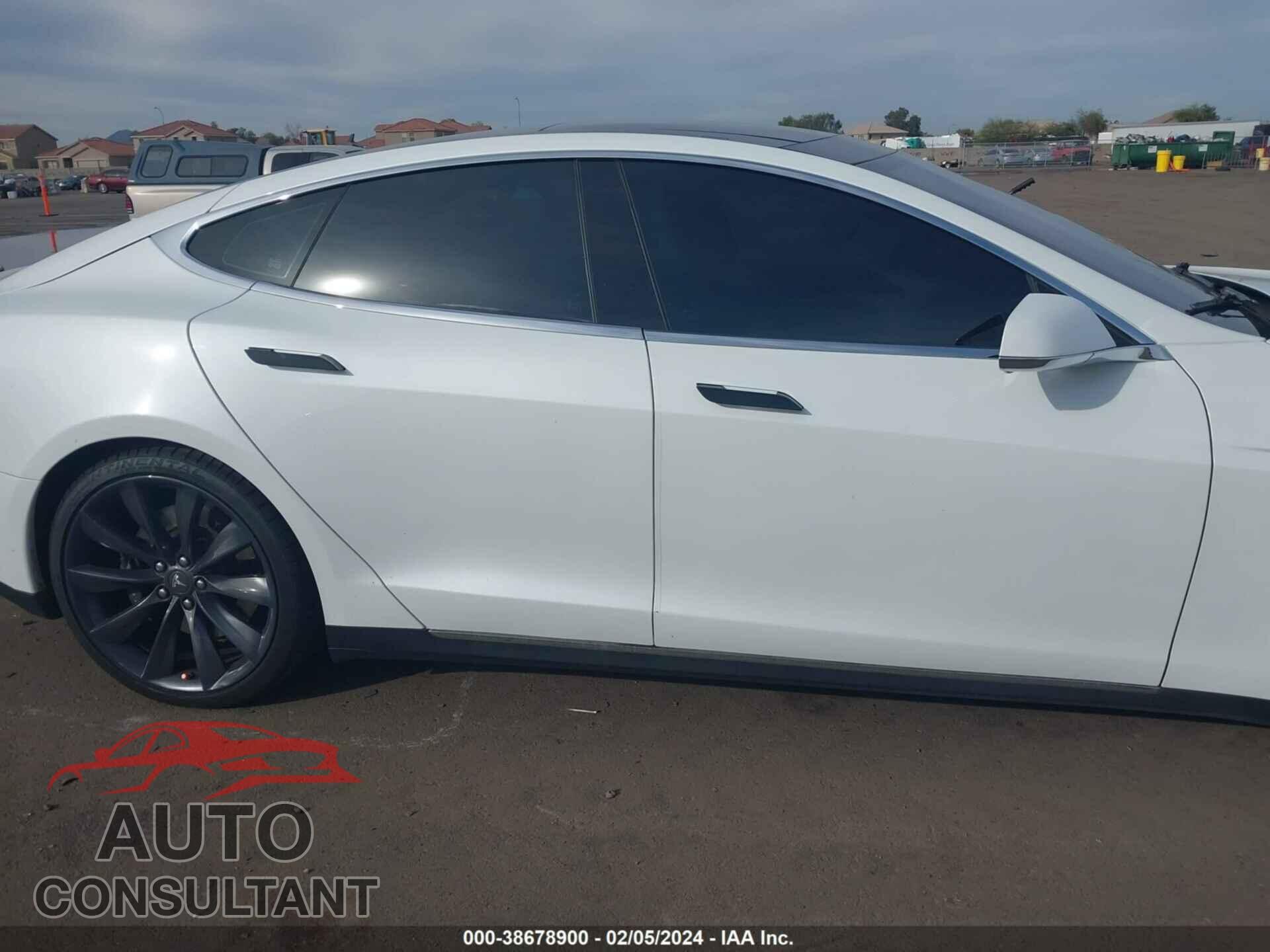 TESLA MODEL S 2016 - 5YJSA1E28GF129198
