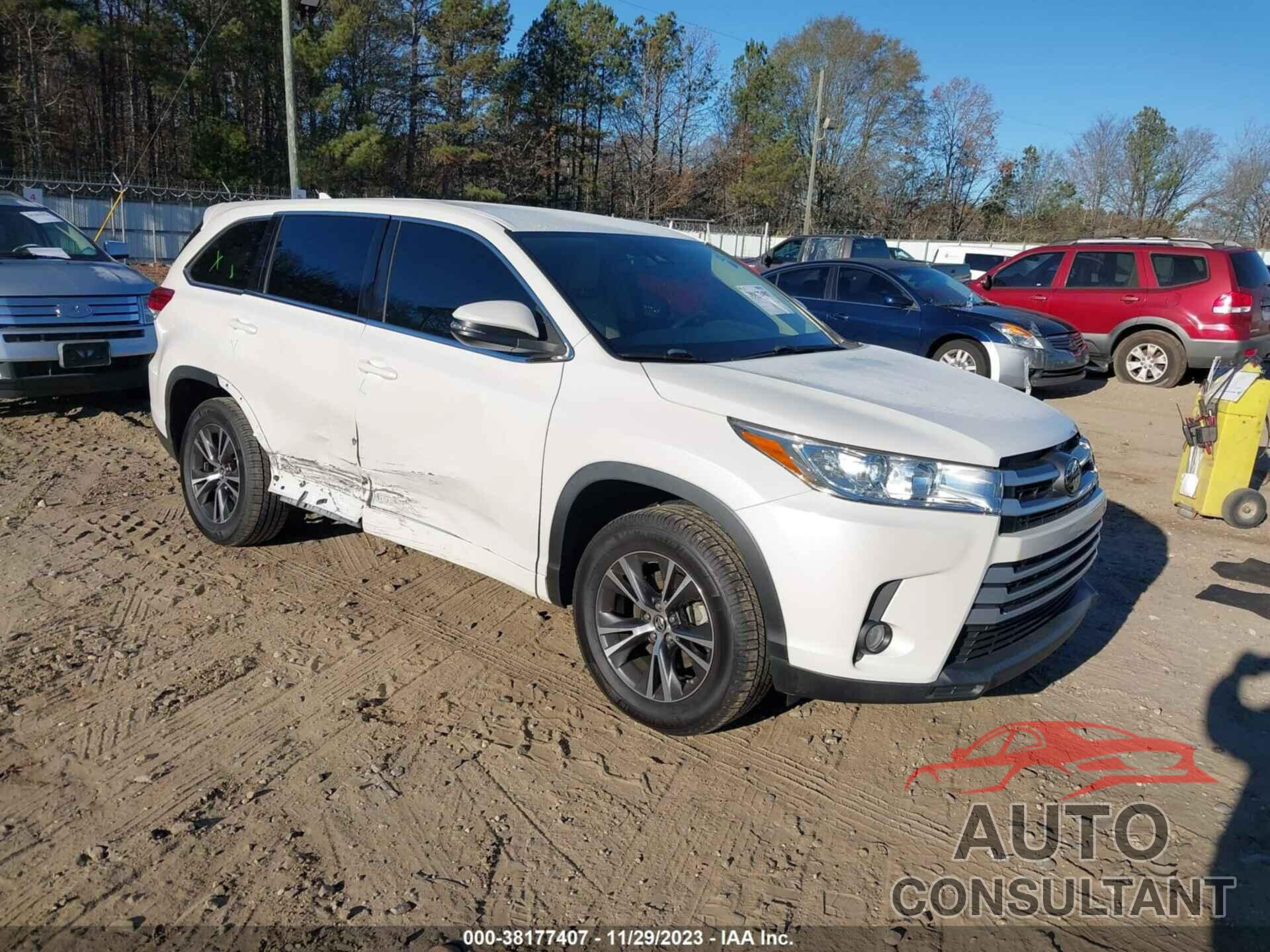 TOYOTA HIGHLANDER 2018 - 5TDZZRFH6JS236259