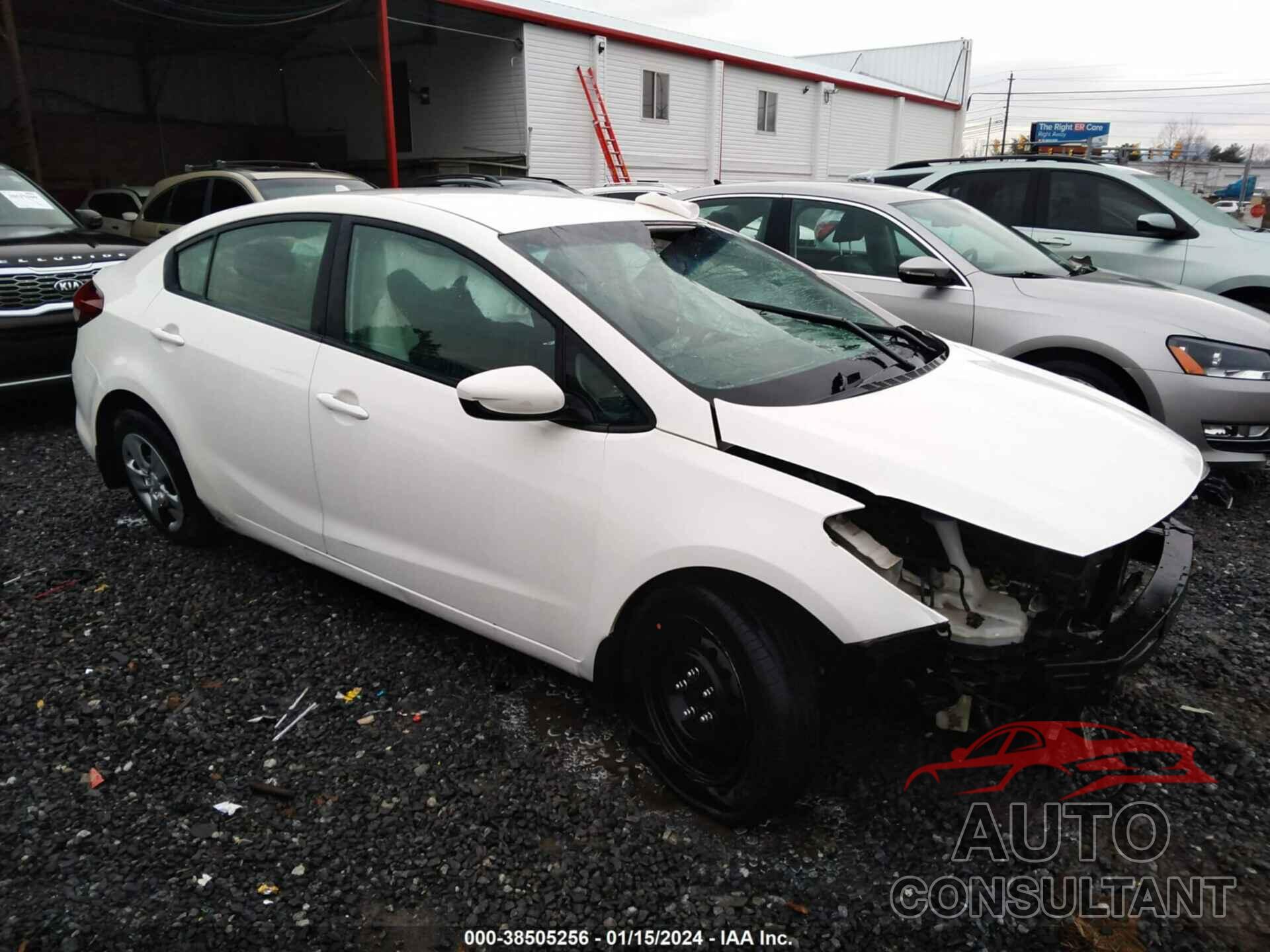 KIA FORTE 2018 - 3KPFK4A75JE185291