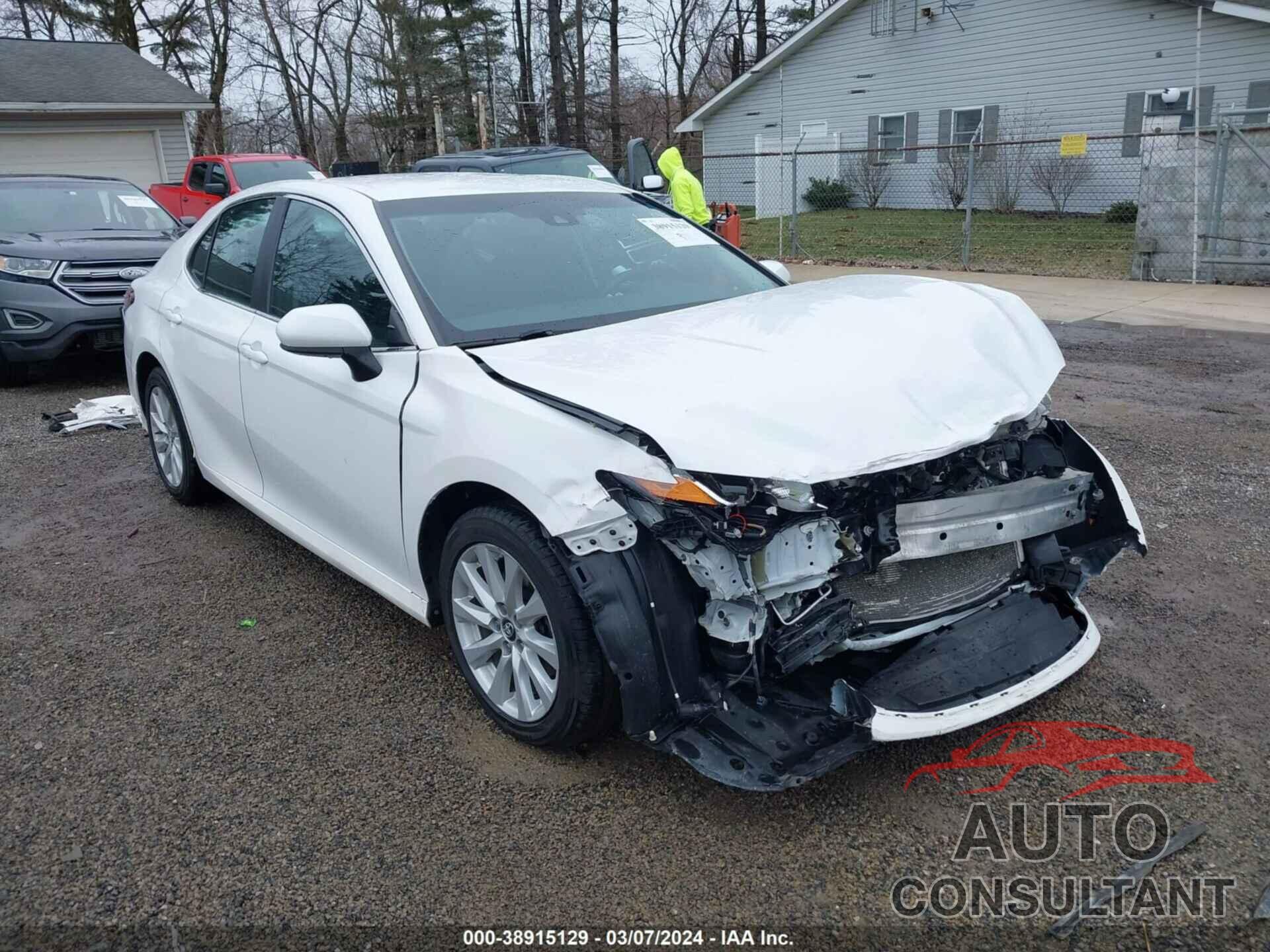 TOYOTA CAMRY 2018 - 4T1B11HK7JU075334