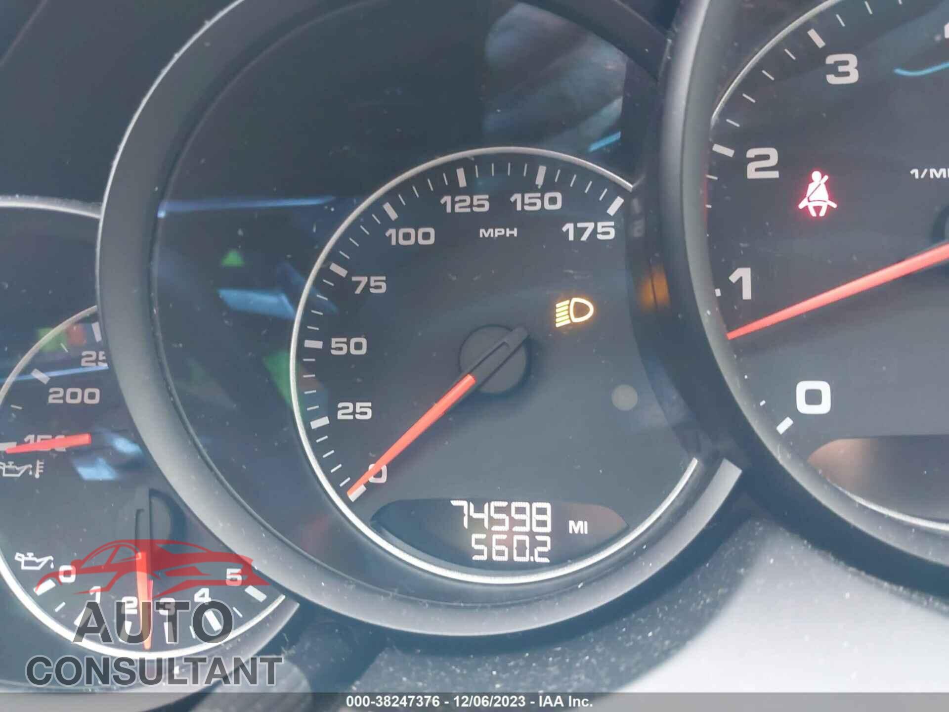 PORSCHE CAYENNE 2016 - WP1AA2A28GLA02387