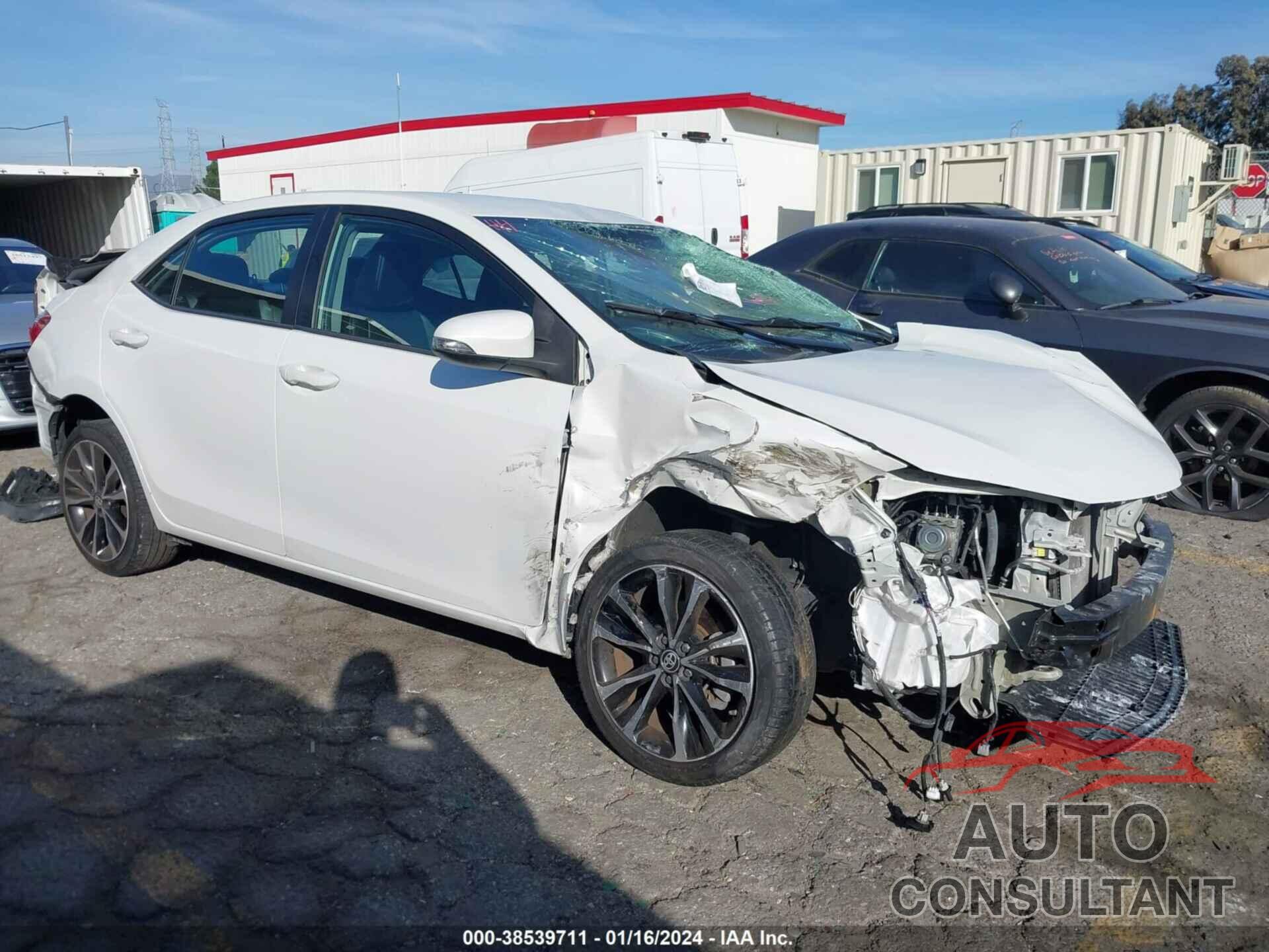TOYOTA COROLLA 2018 - 5YFBURHE6JP803047