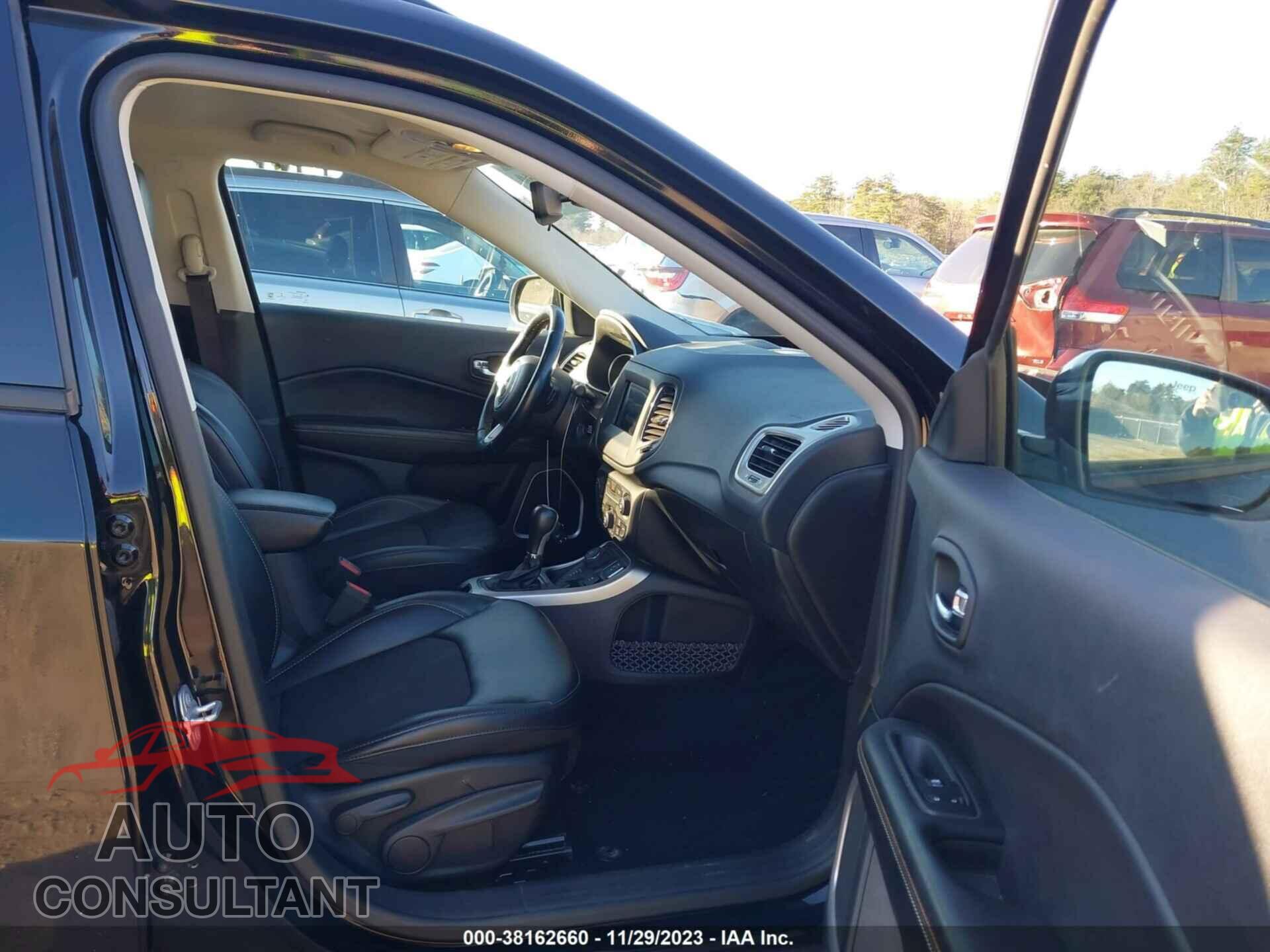 JEEP COMPASS 2019 - 3C4NJDBB6KT813180