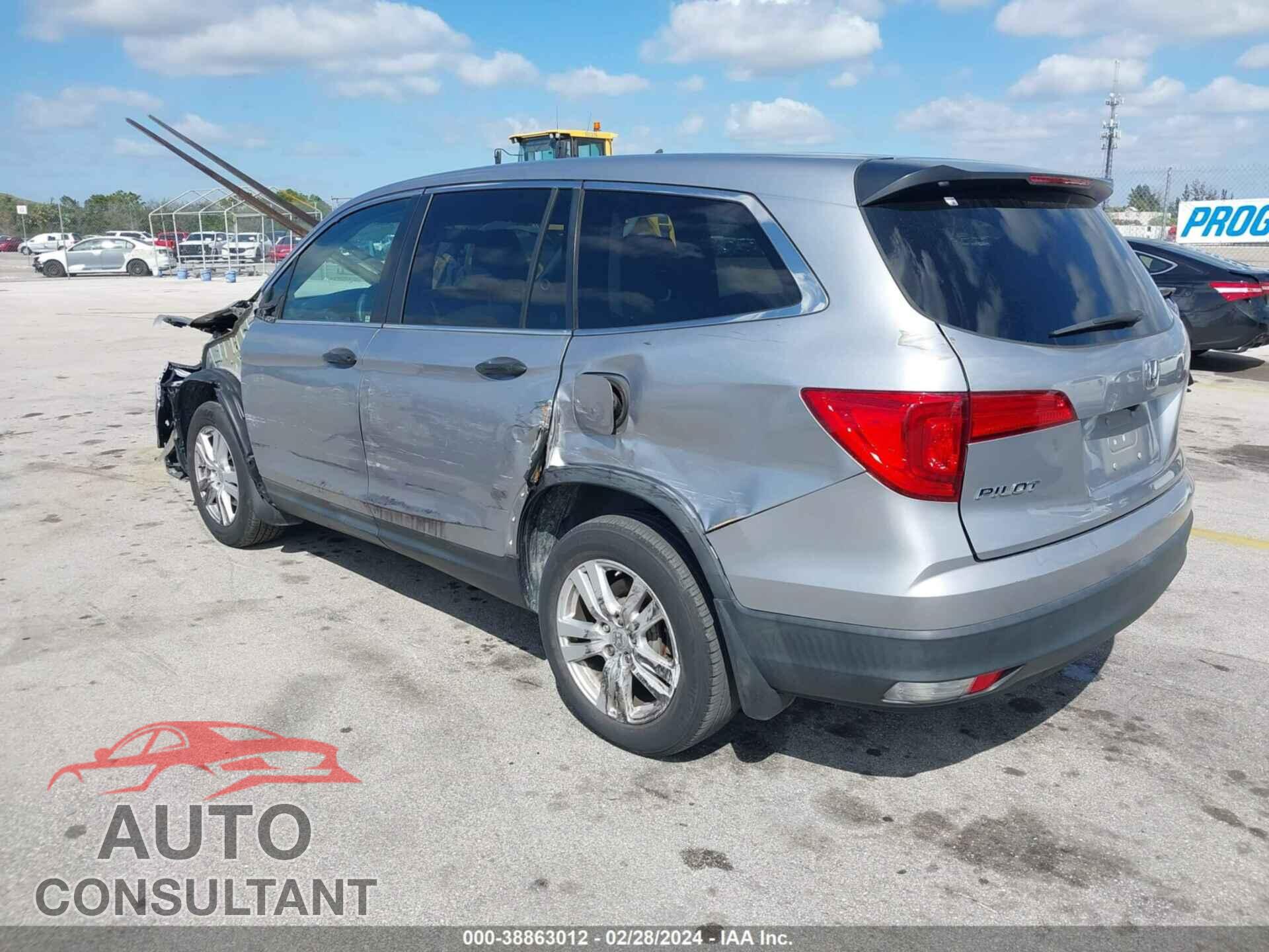 HONDA PILOT 2017 - 5FNYF5H11HB010934