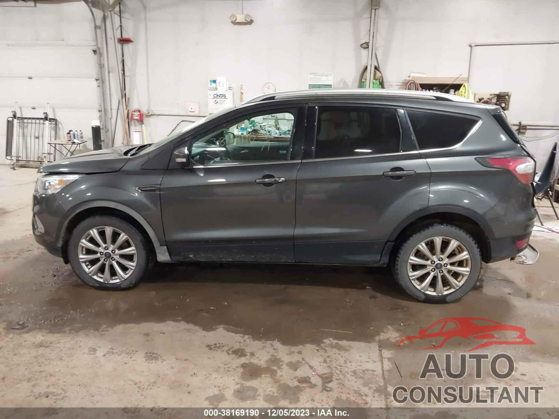 FORD ESCAPE 2017 - 1FMCU9JD0HUA11720