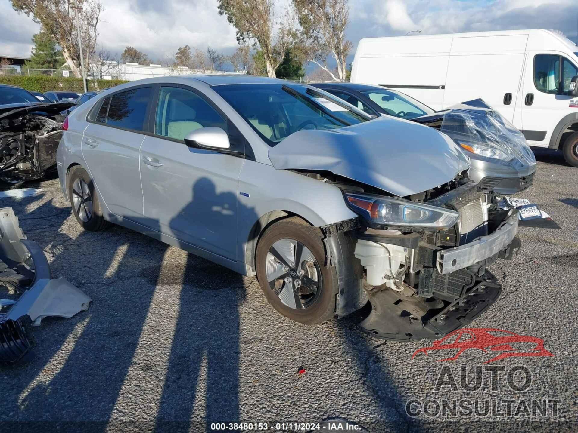 HYUNDAI IONIQ 2017 - KMHC65LC8HU049462