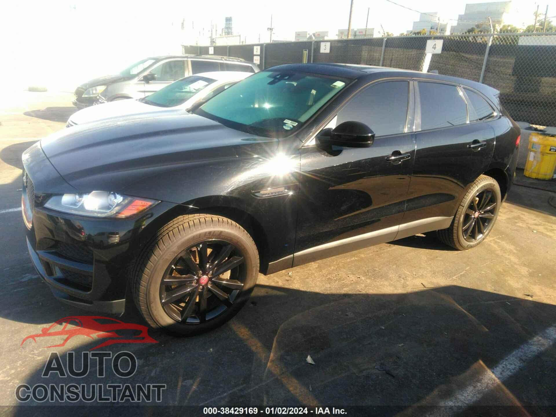 JAGUAR F-PACE 2017 - SADCK2BV7HA068401