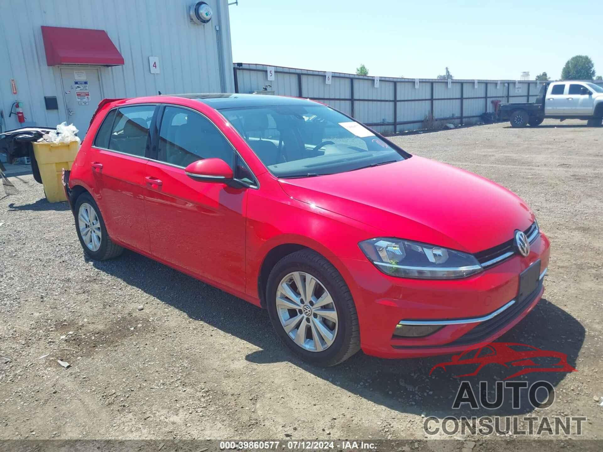 VOLKSWAGEN GOLF 2018 - 3VWG17AU7JM250983