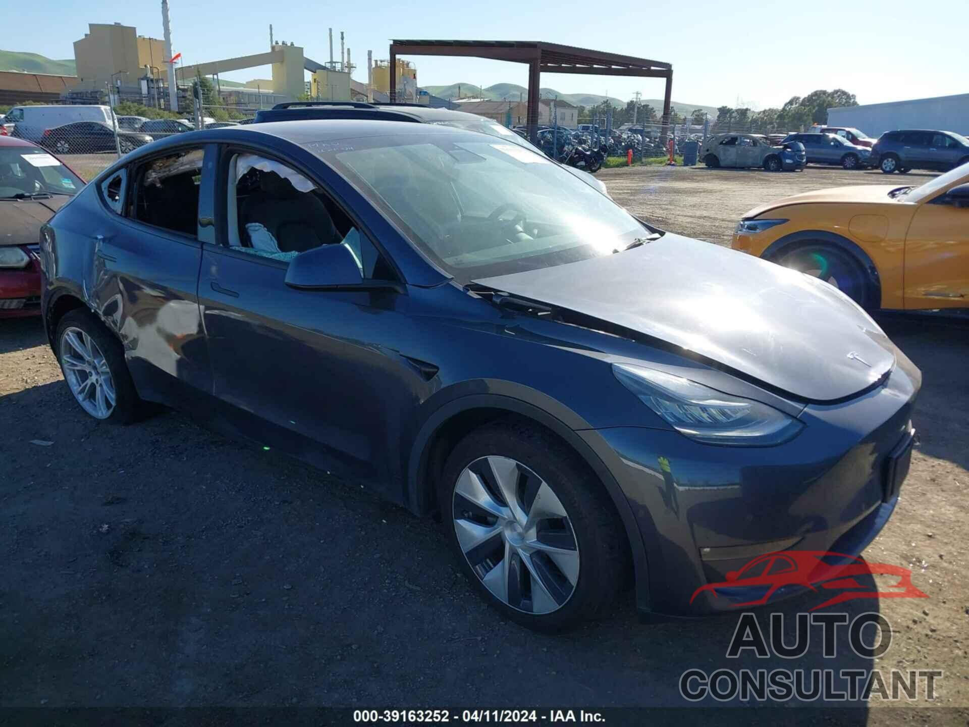 TESLA MODEL Y 2021 - 5YJYGAEE9MF159857