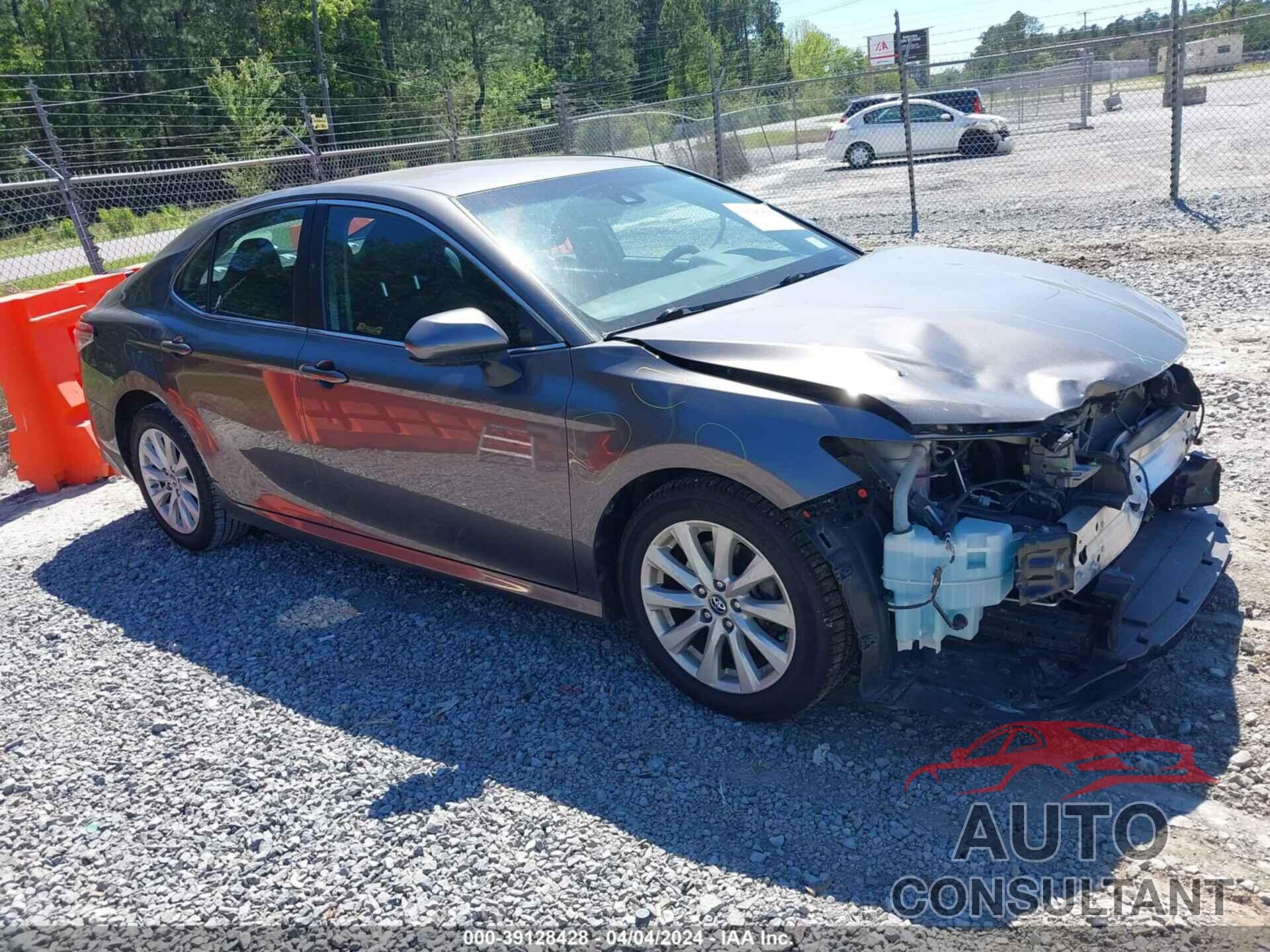 TOYOTA CAMRY 2018 - 4T1B11HK3JU050821