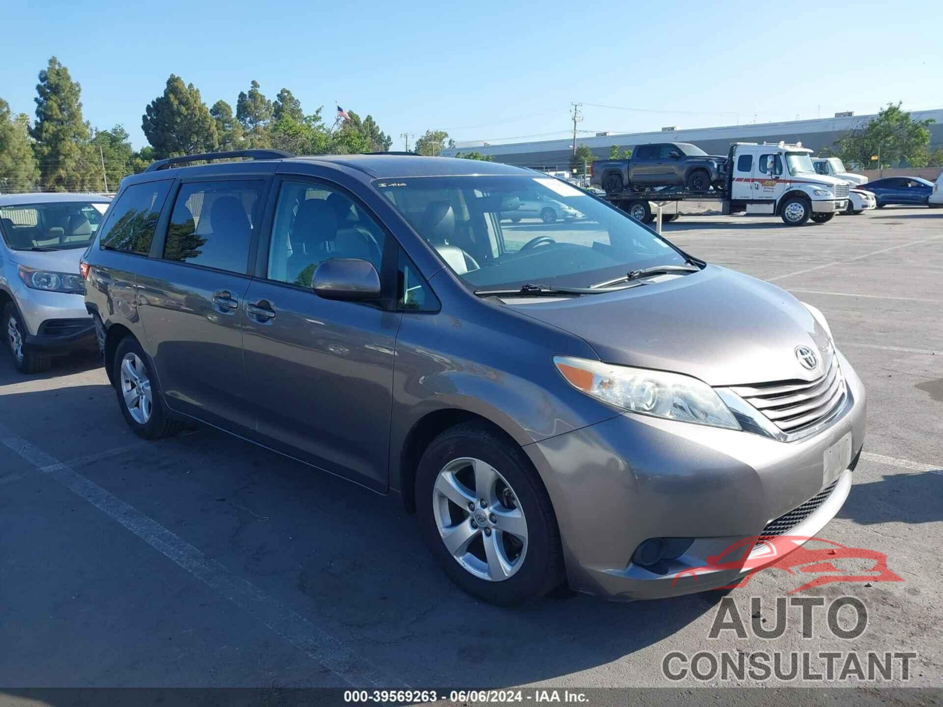 TOYOTA SIENNA 2016 - 5TDKK3DC1GS750054