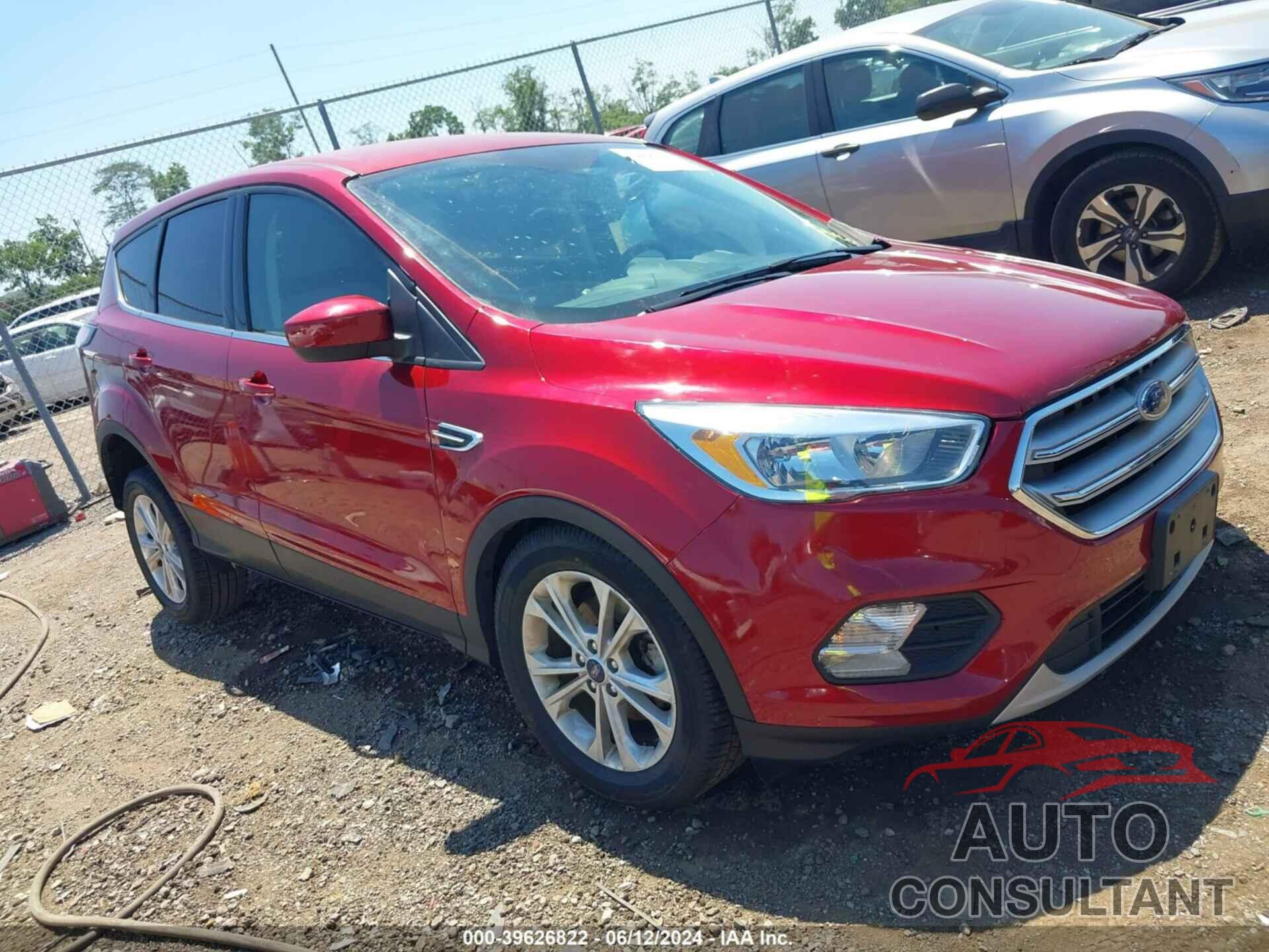 FORD ESCAPE 2017 - 1FMCU0GD4HUA79943