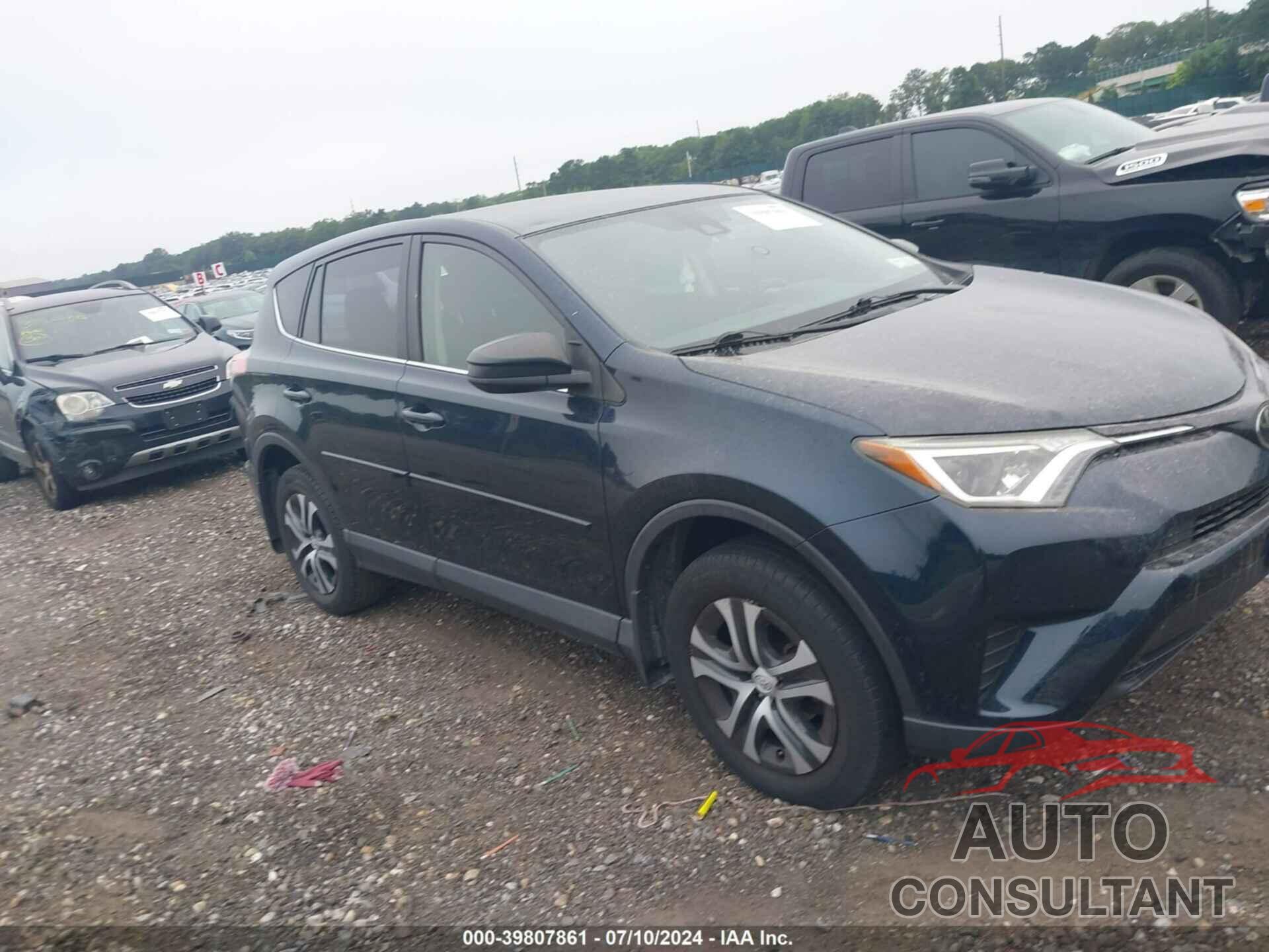 TOYOTA RAV4 2017 - JTMBFREV6HJ172894