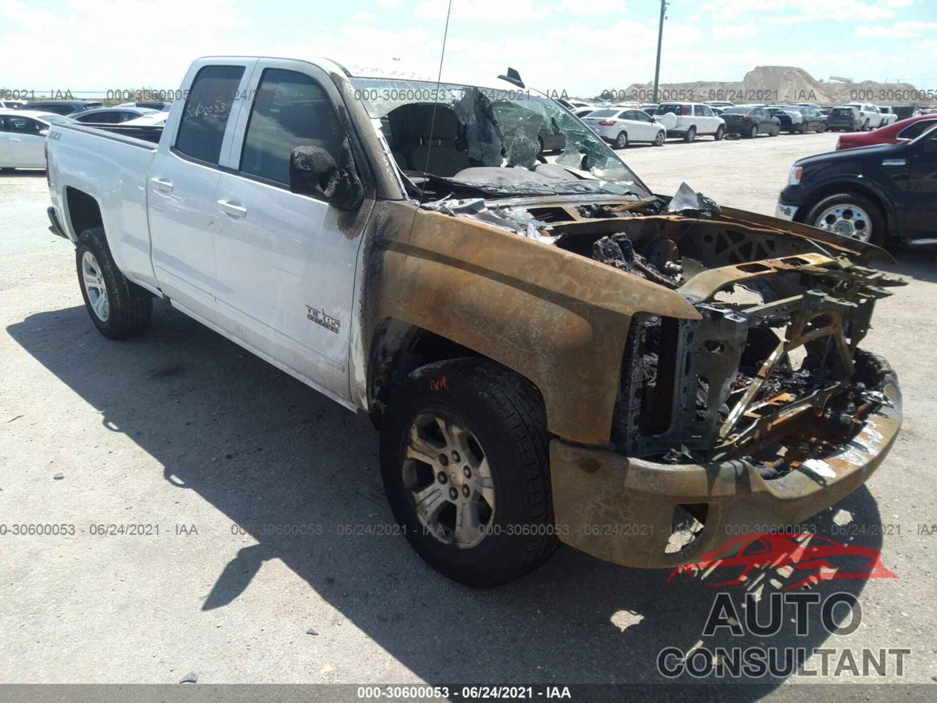 CHEVROLET SILVERADO 1500 2018 - 1GCVKREC8JZ382539