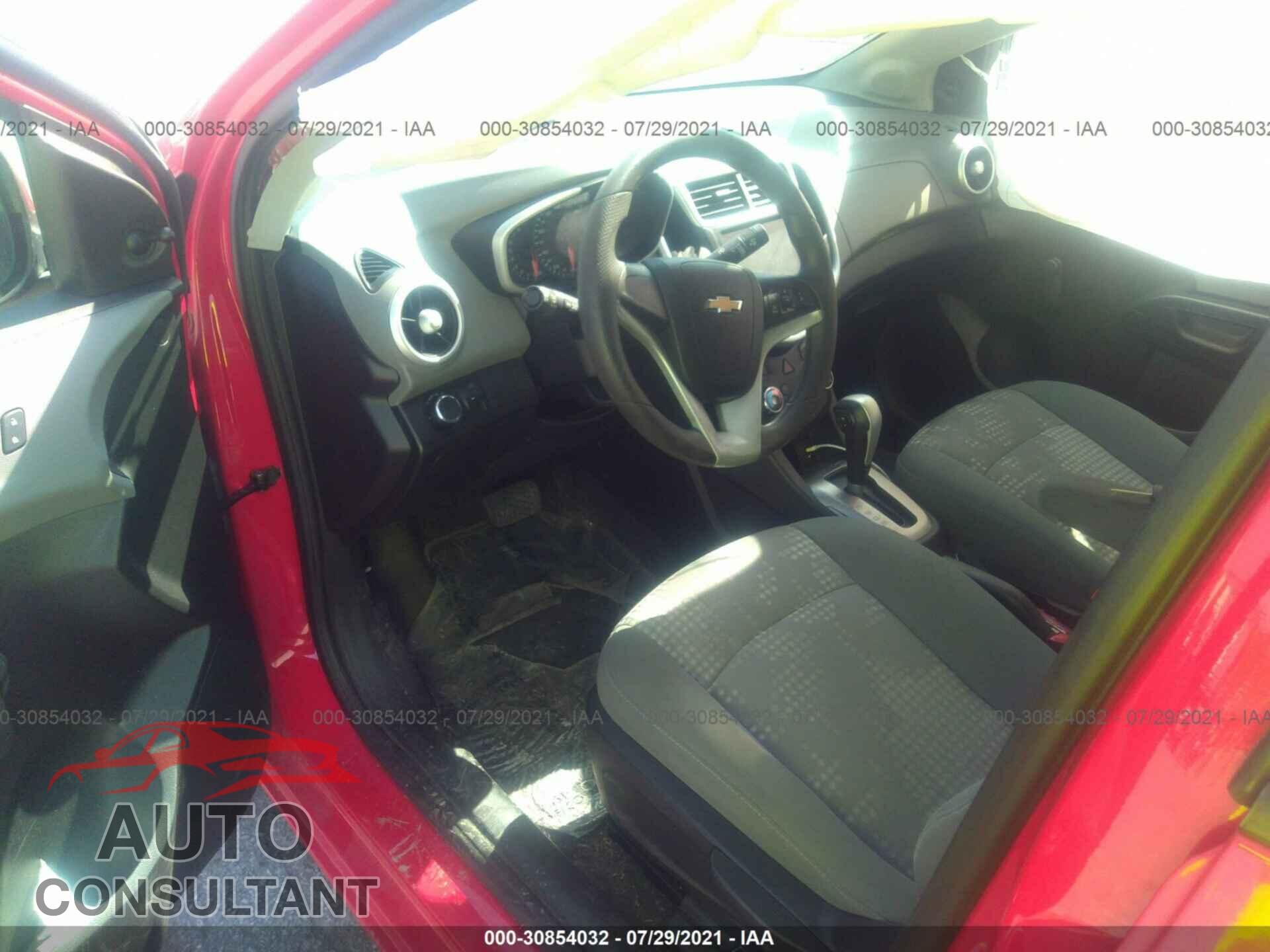 CHEVROLET SONIC 2017 - 1G1JB5SH8H4101072