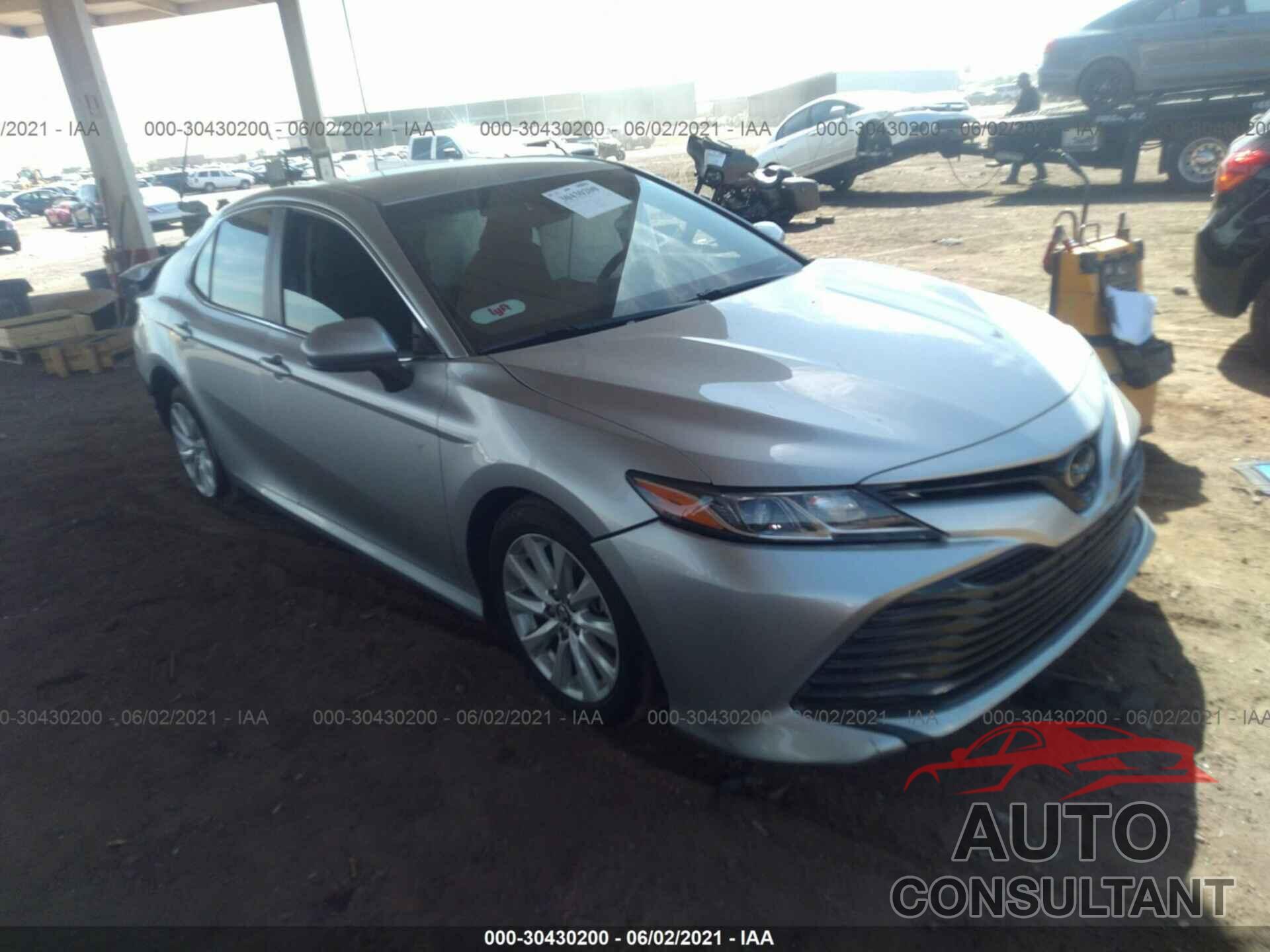 TOYOTA CAMRY 2018 - 4T1B11HK5JU042851