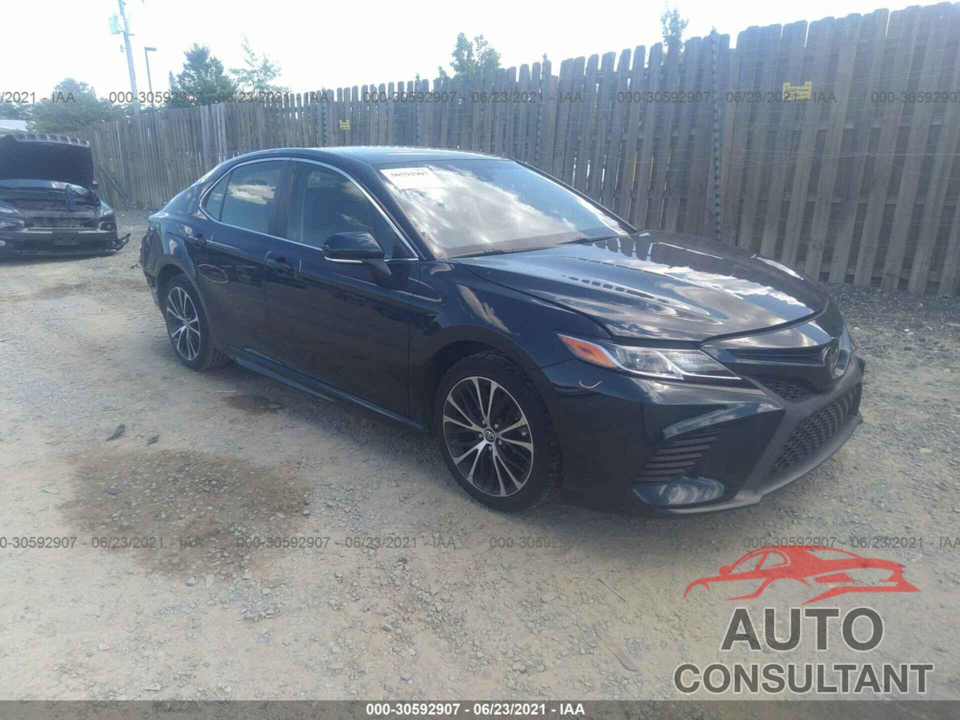 TOYOTA CAMRY 2018 - JTNB11HK8J3021031