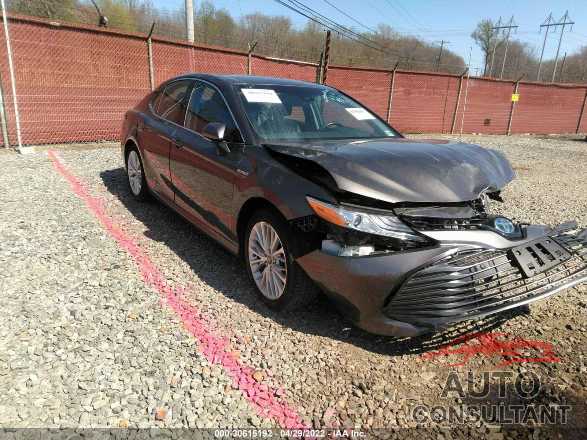 TOYOTA CAMRY 2018 - 4T1B21HK2JU004877