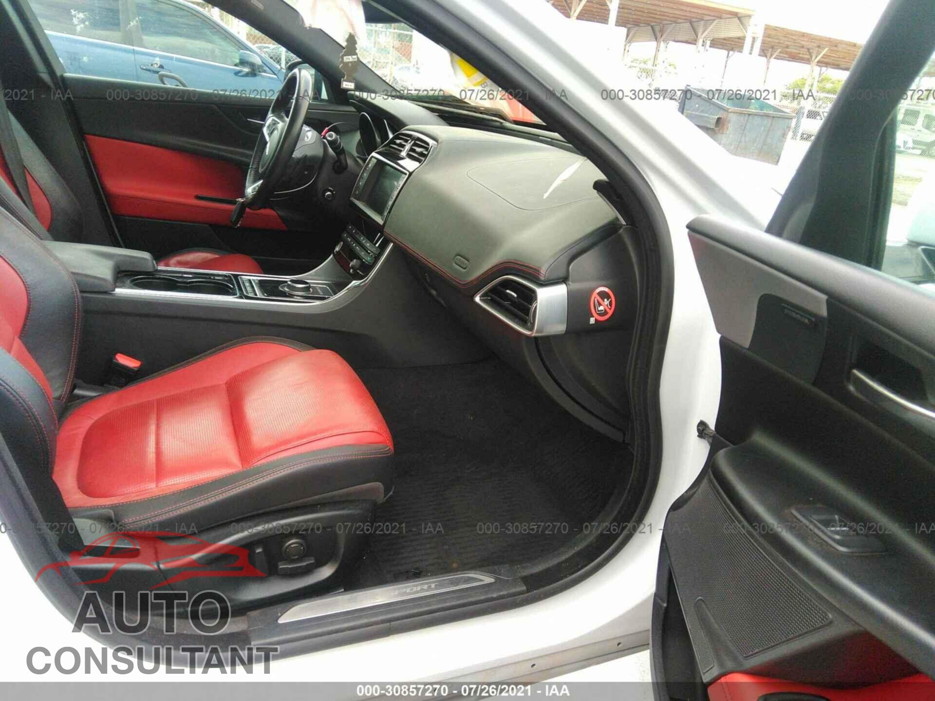 JAGUAR XE 2017 - SAJAF4BVXHA961635