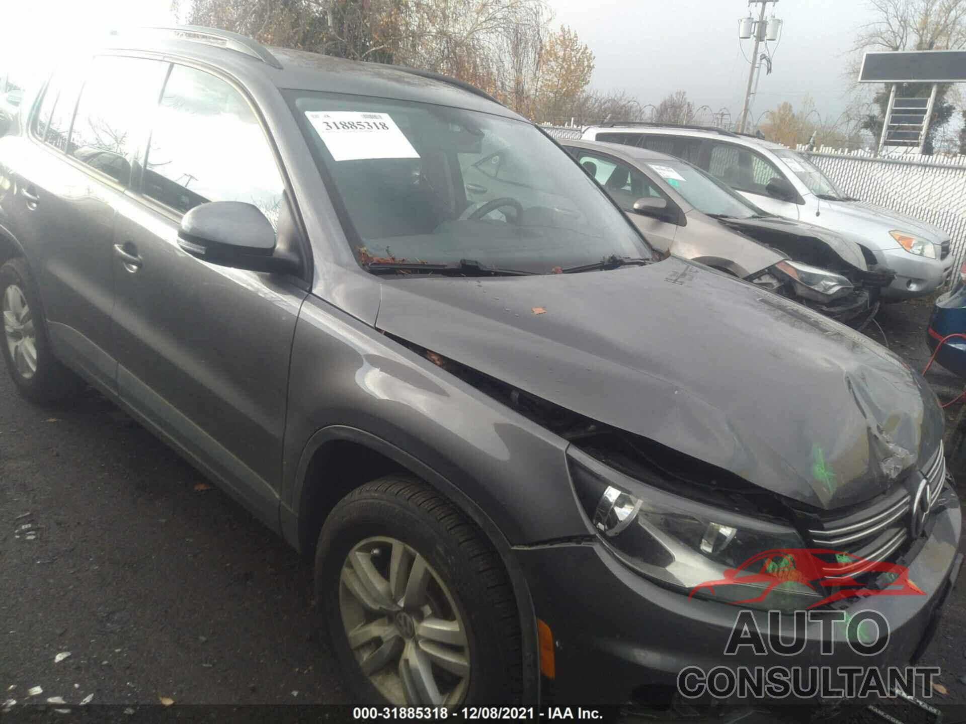 VOLKSWAGEN TIGUAN 2017 - WVGAV7AX6HK031422