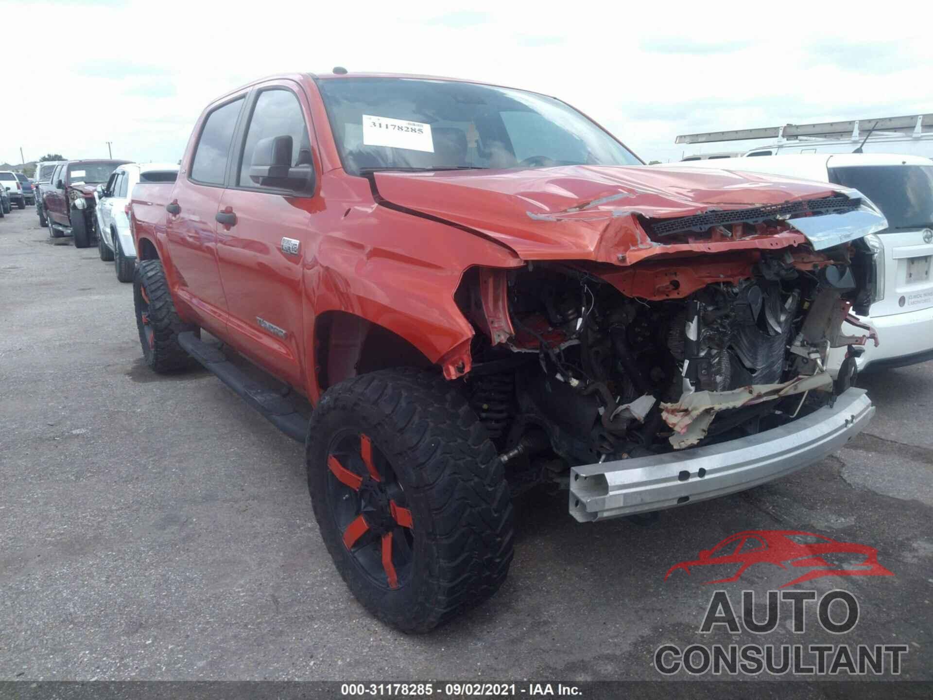 TOYOTA TUNDRA 4WD 2018 - 5TFDW5F10JX678561