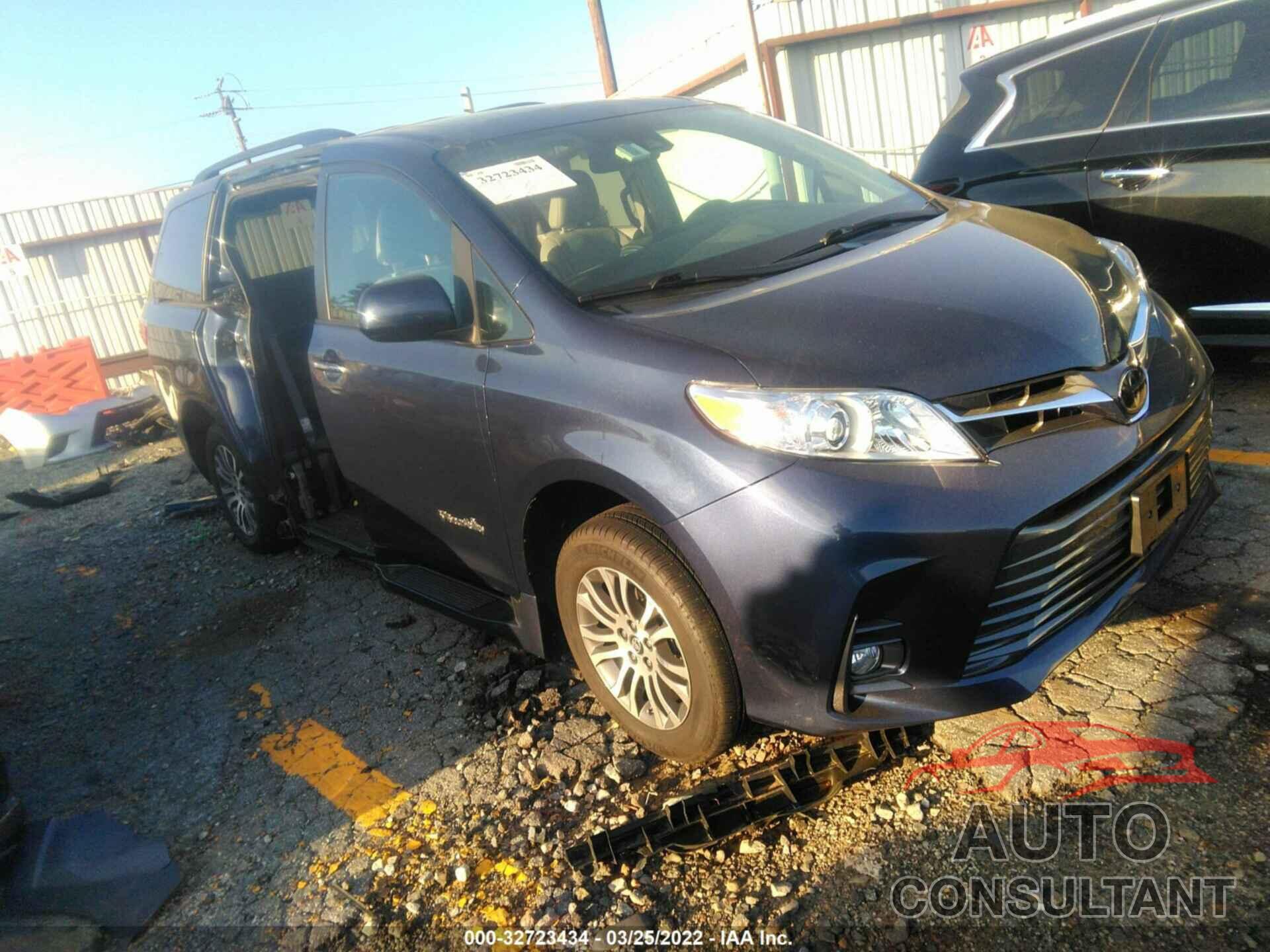 TOYOTA SIENNA 2018 - 5TDYZ3DC3JS955405